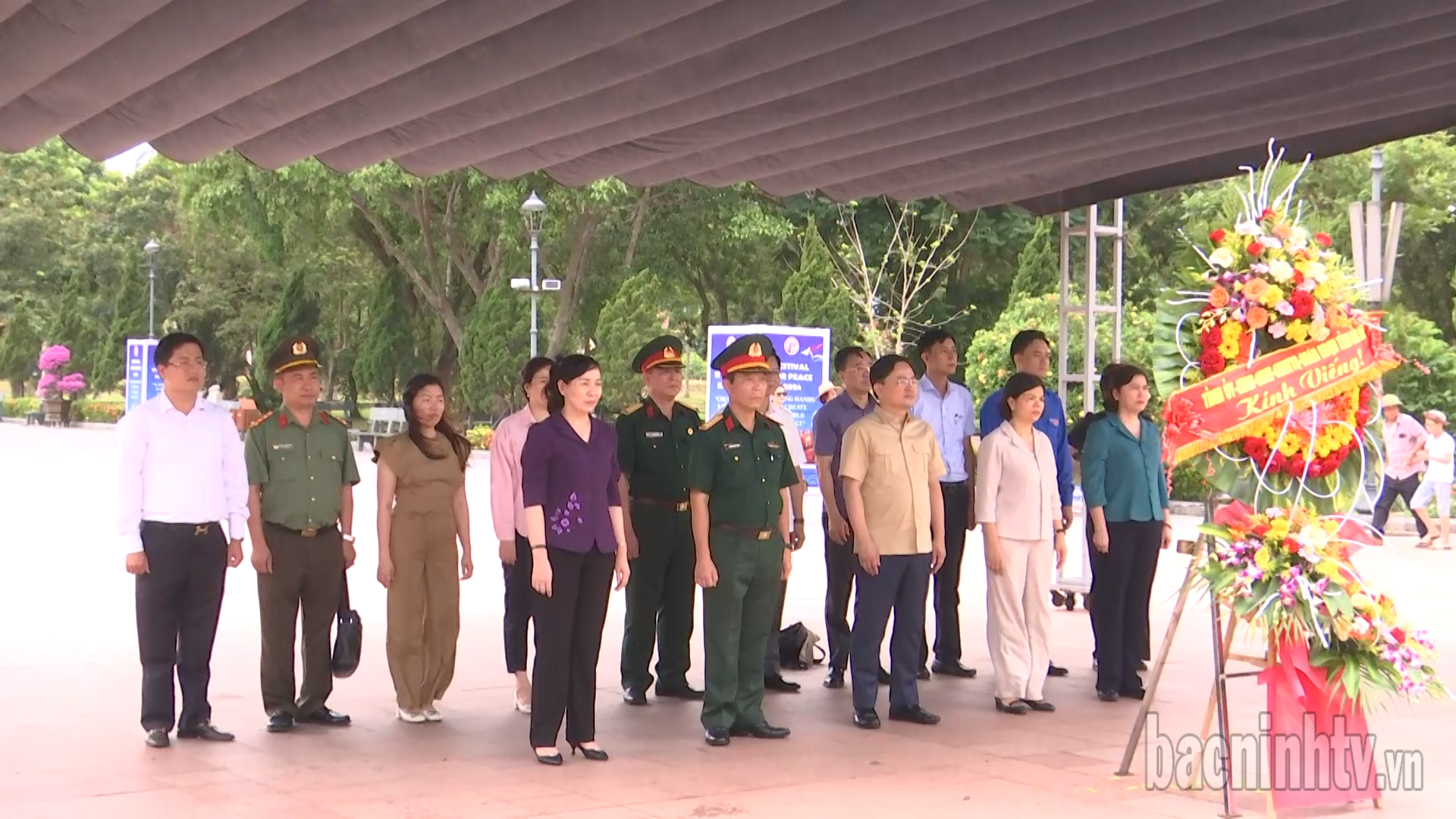Lãnh đạo tỉnh Bắc Ninh dâng hương, tưởng niệm các Anh hùng liệt sĩ tại Quảng Trị