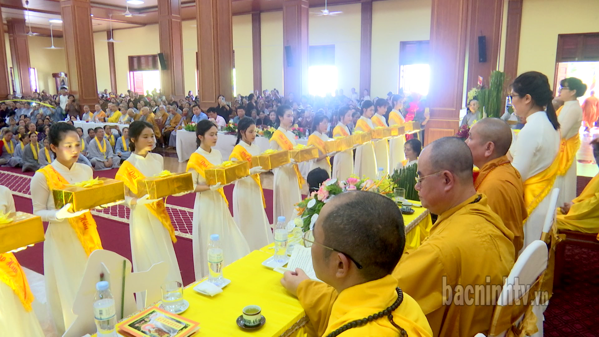 Gần 2.000 Phật tử dự lễ Vu lan báo hiếu tại chùa Đại Thành
