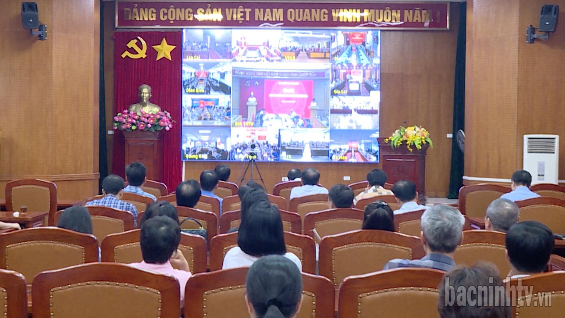 Hội nghị báo cáo viên Trung ương tháng 8
