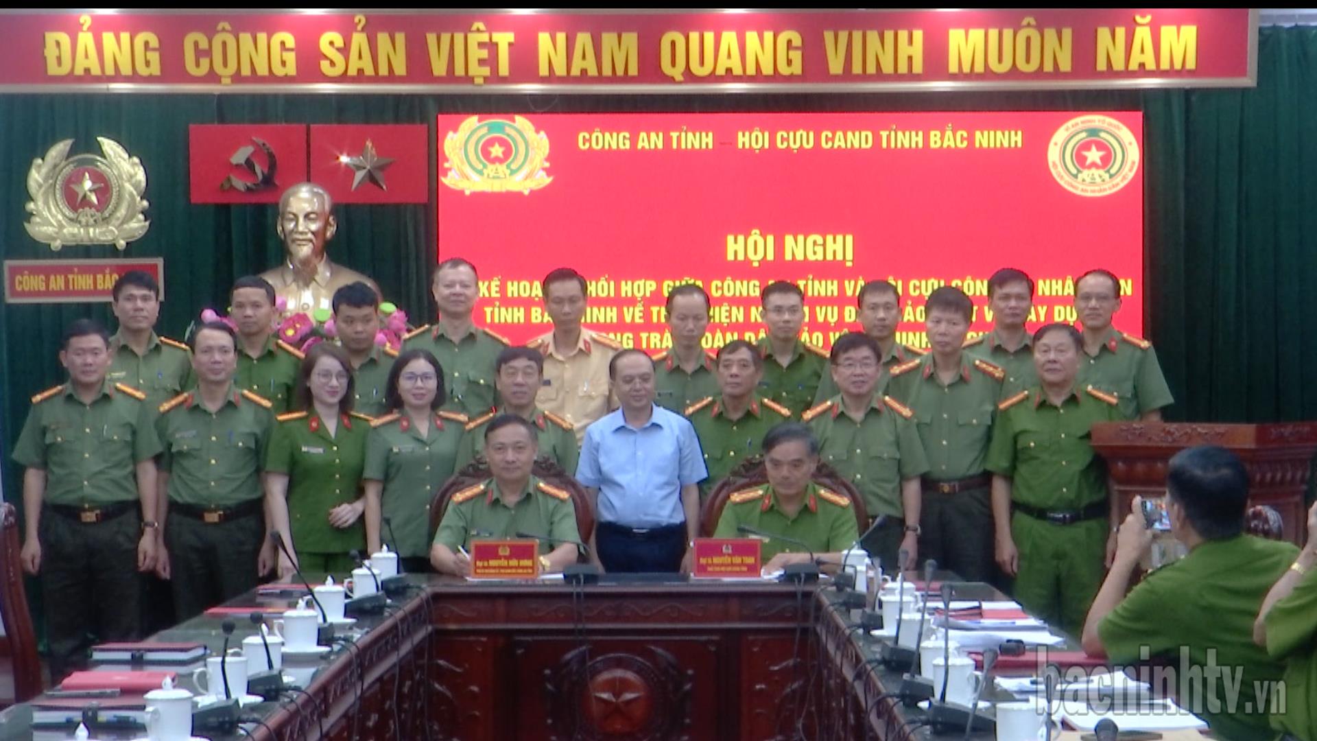 Ký kết Kế hoạch phối hợp về thực hiện nhiệm vụ đảm bảo an ninh trật tự