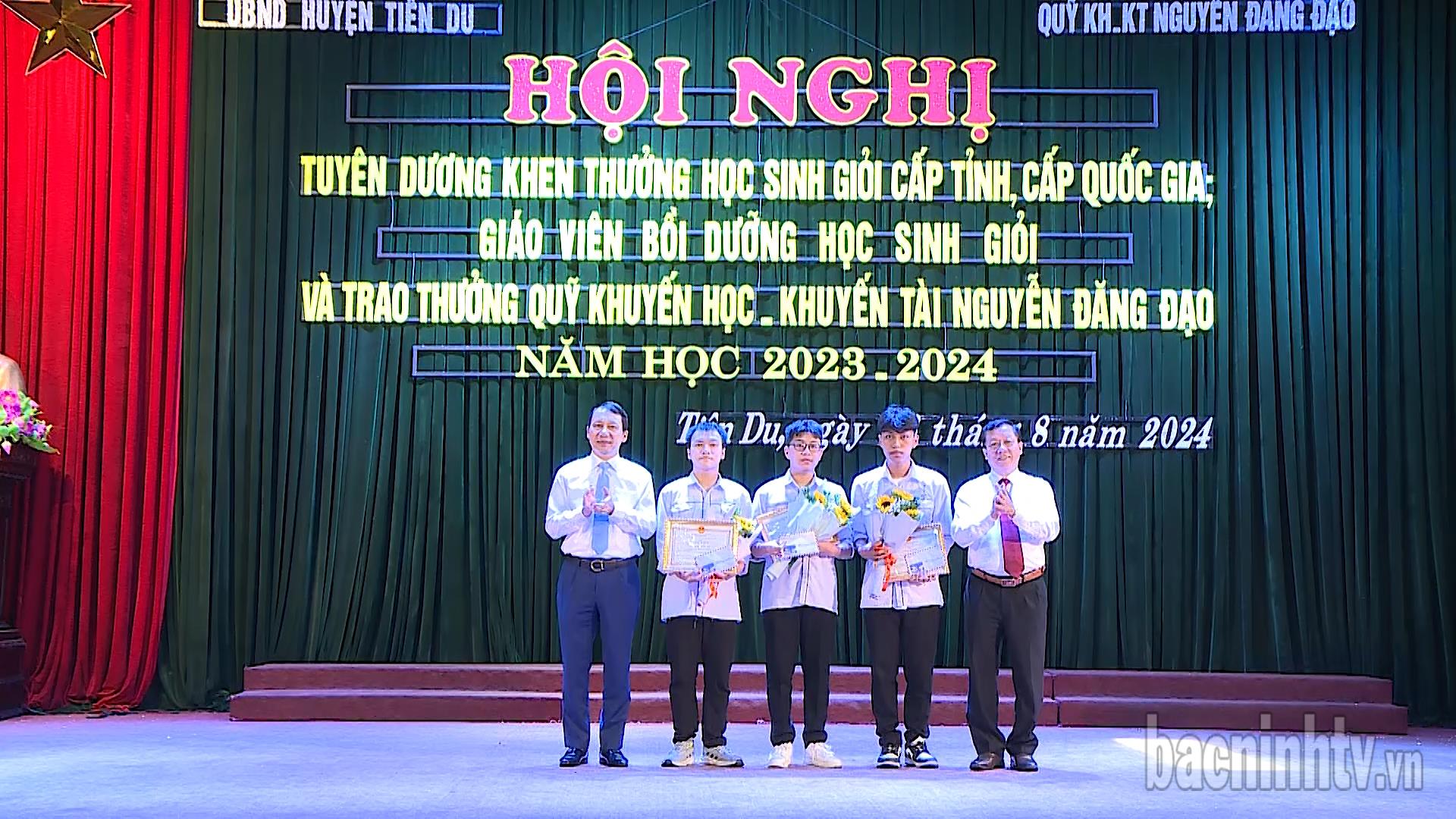 Tiên Du khen thưởng học sinh, giáo viên có thành tích xuất sắc năm học 2023-2024