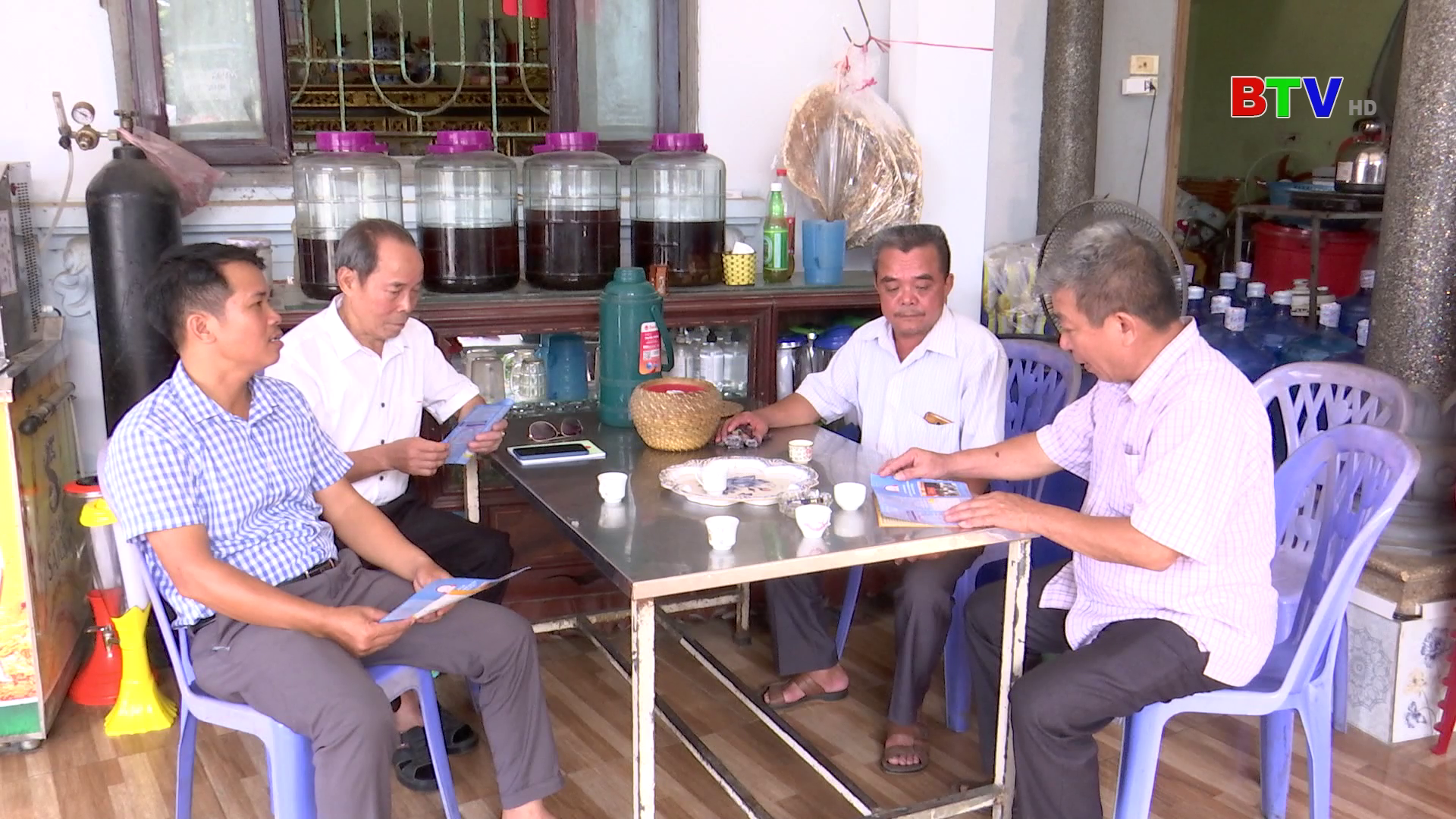 Học và làm theo Bác ở Đảng bộ xã Anh hùng