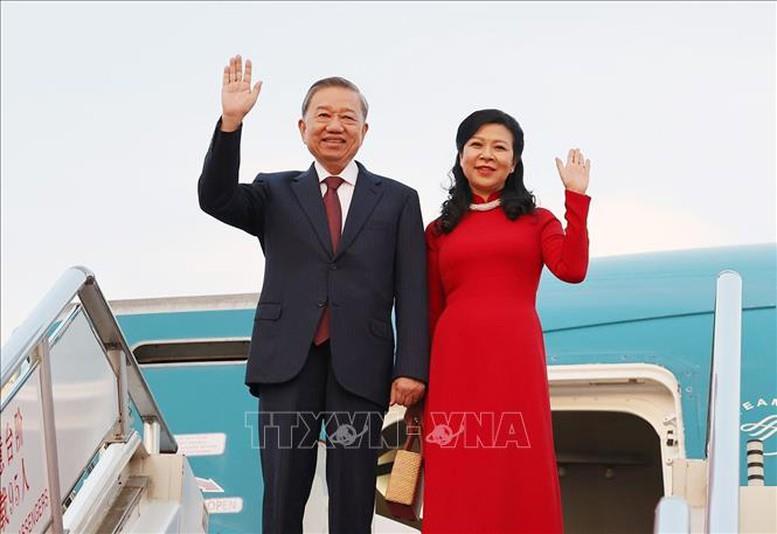 Tổng Bí thư, Chủ tịch nước Tô Lâm gặp gỡ cộng đồng người Việt Nam tại Trung Quốc
