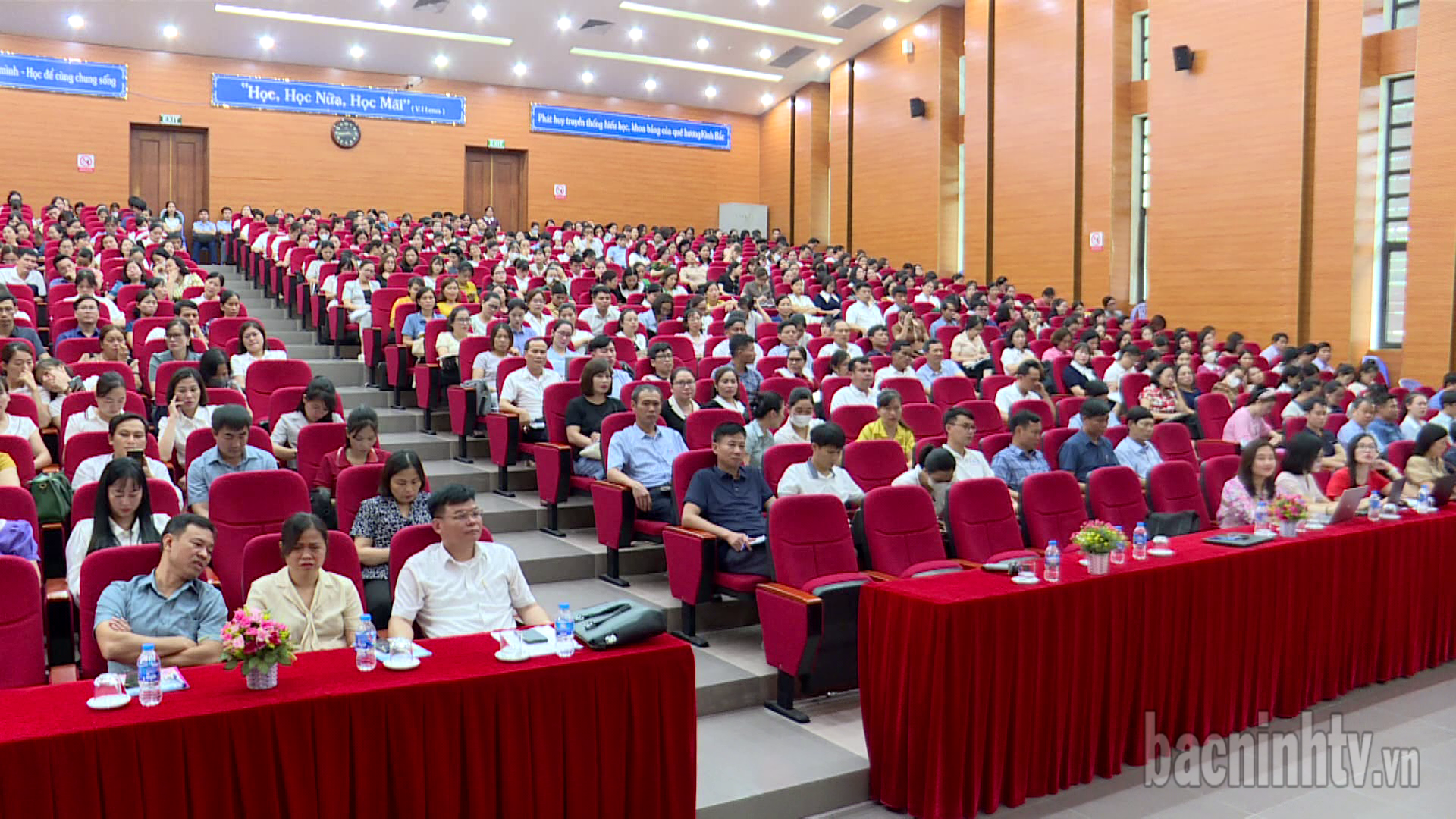 Tập huấn triển khai thực hiện giáo dục kĩ năng công dân số