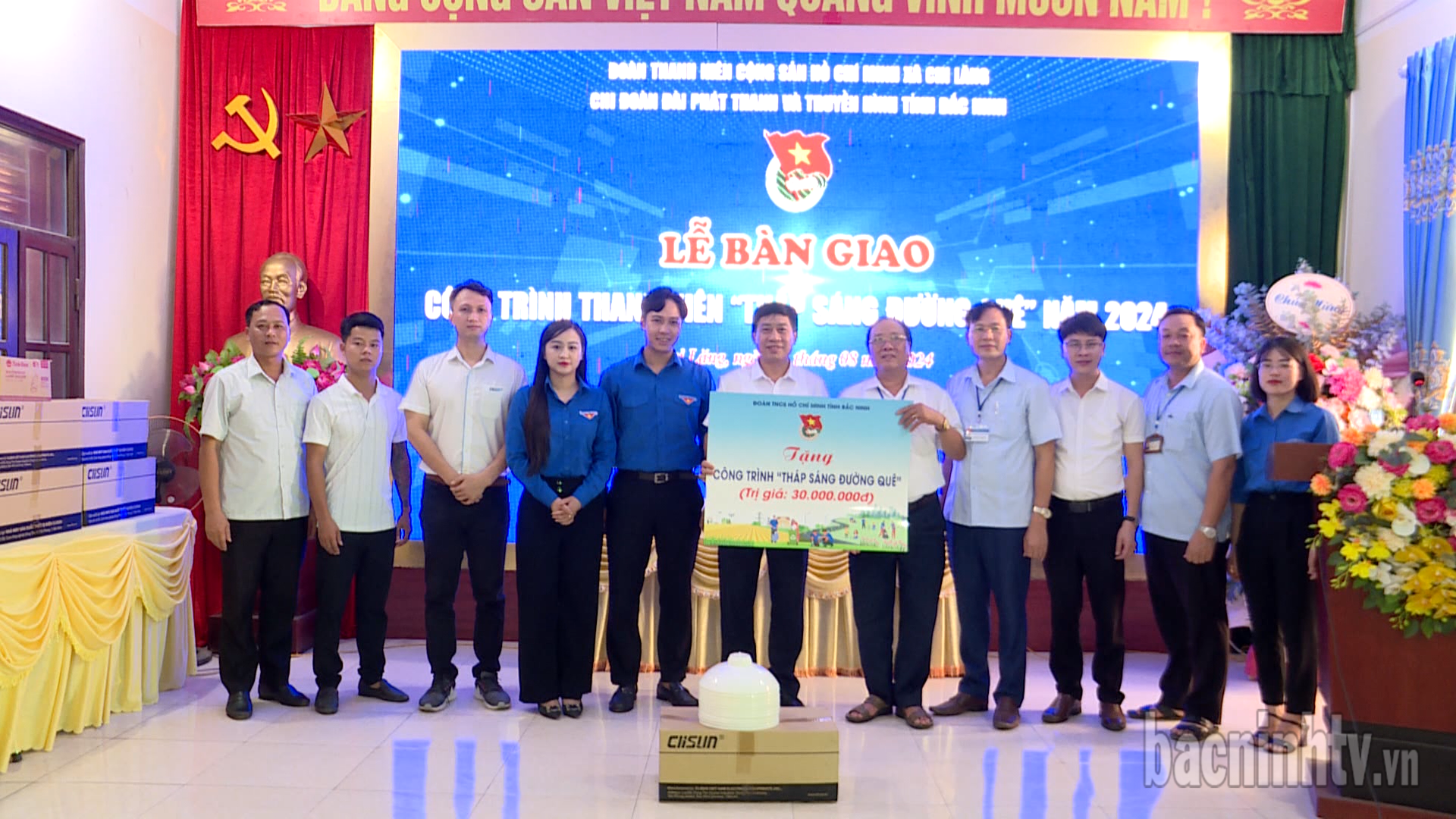 Bàn giao Công trình thanh niên “Thắp sáng đường quê” tại xã Chi Lăng 