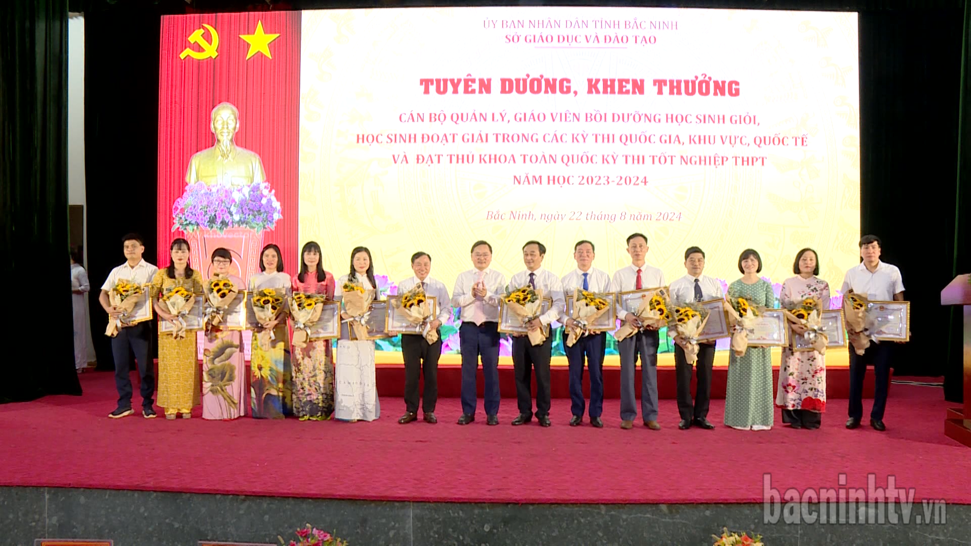 Bắc Ninh khen thưởng học sinh đạt giải quốc gia, quốc tế  năm học 2023- 2024