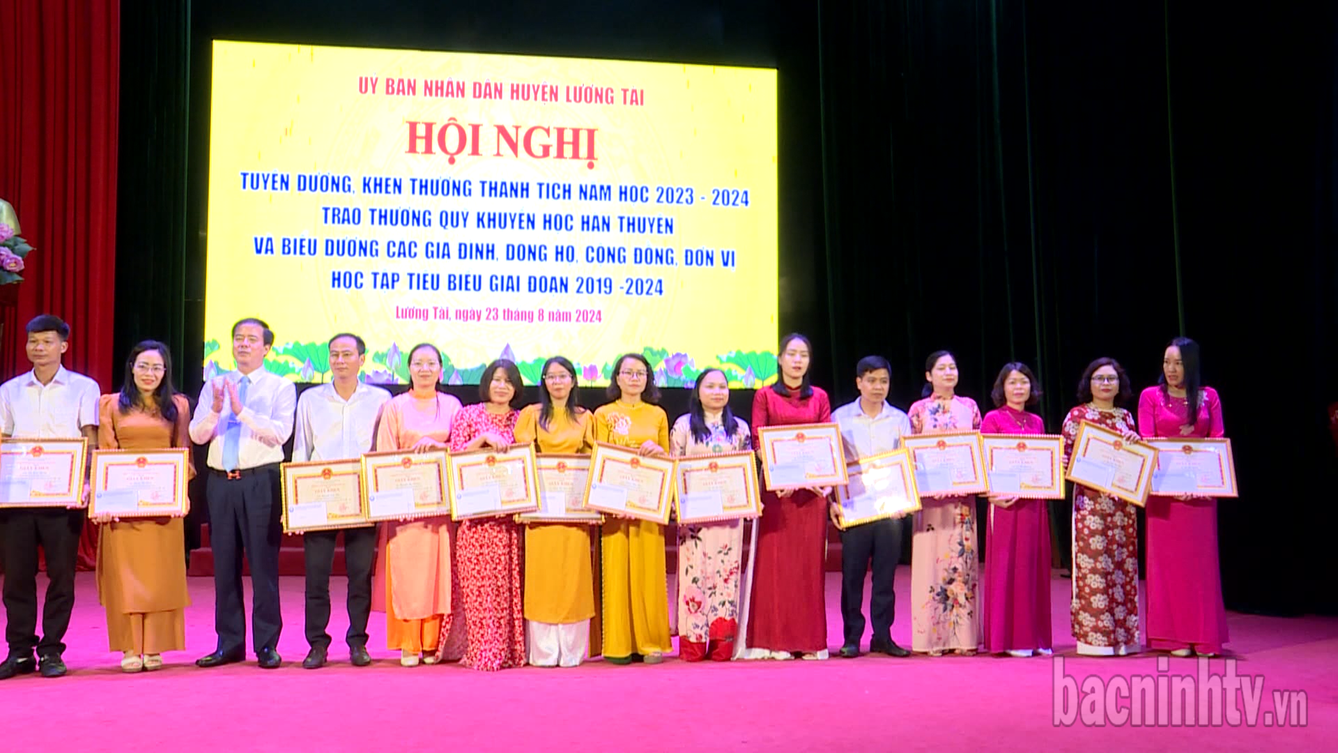 Huyện Lương Tài tuyên dương, khen thưởng năm học 2023 – 2024