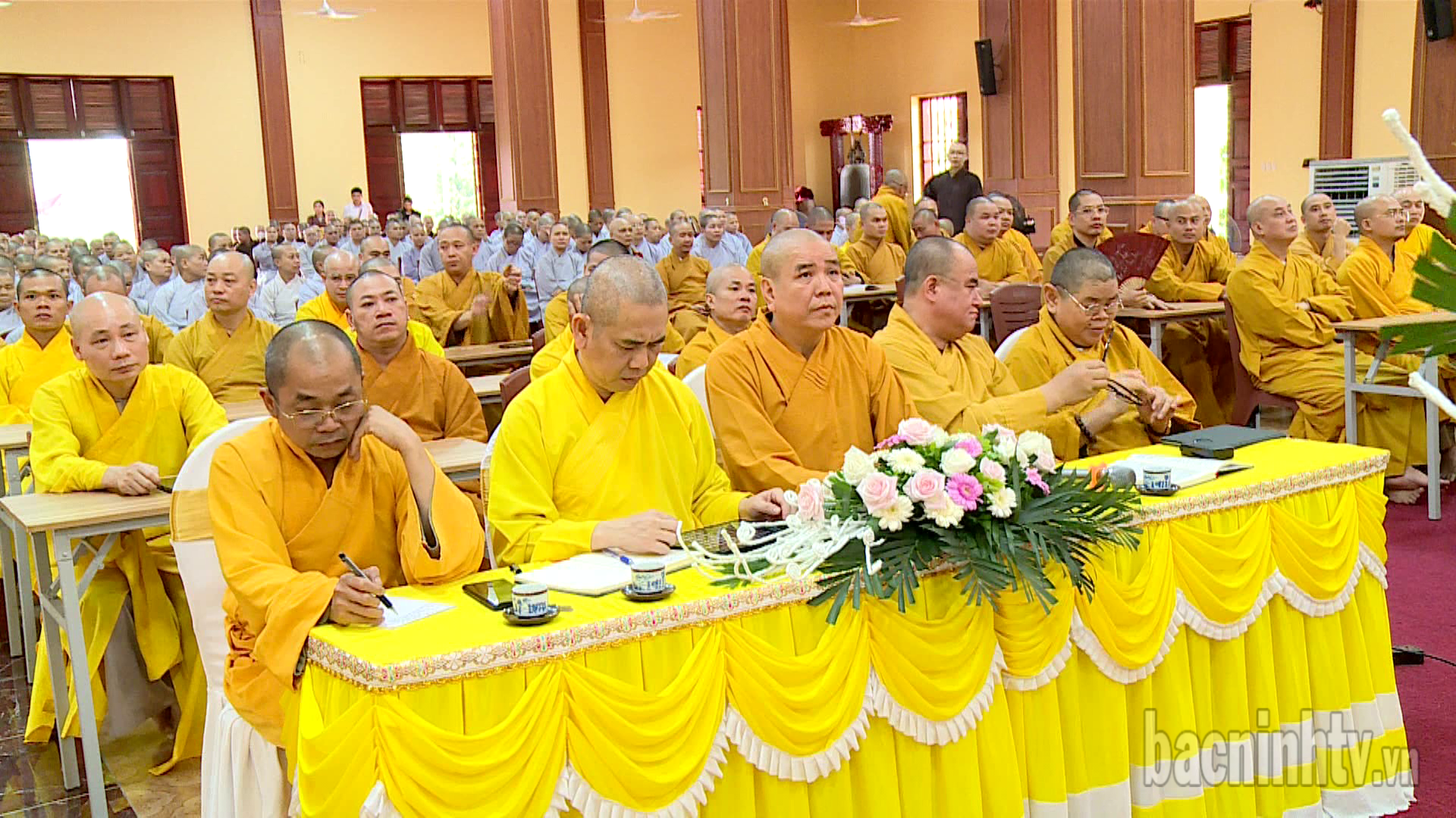 Phổ biến các văn bản pháp luật về tín ngưỡng, tôn giáo