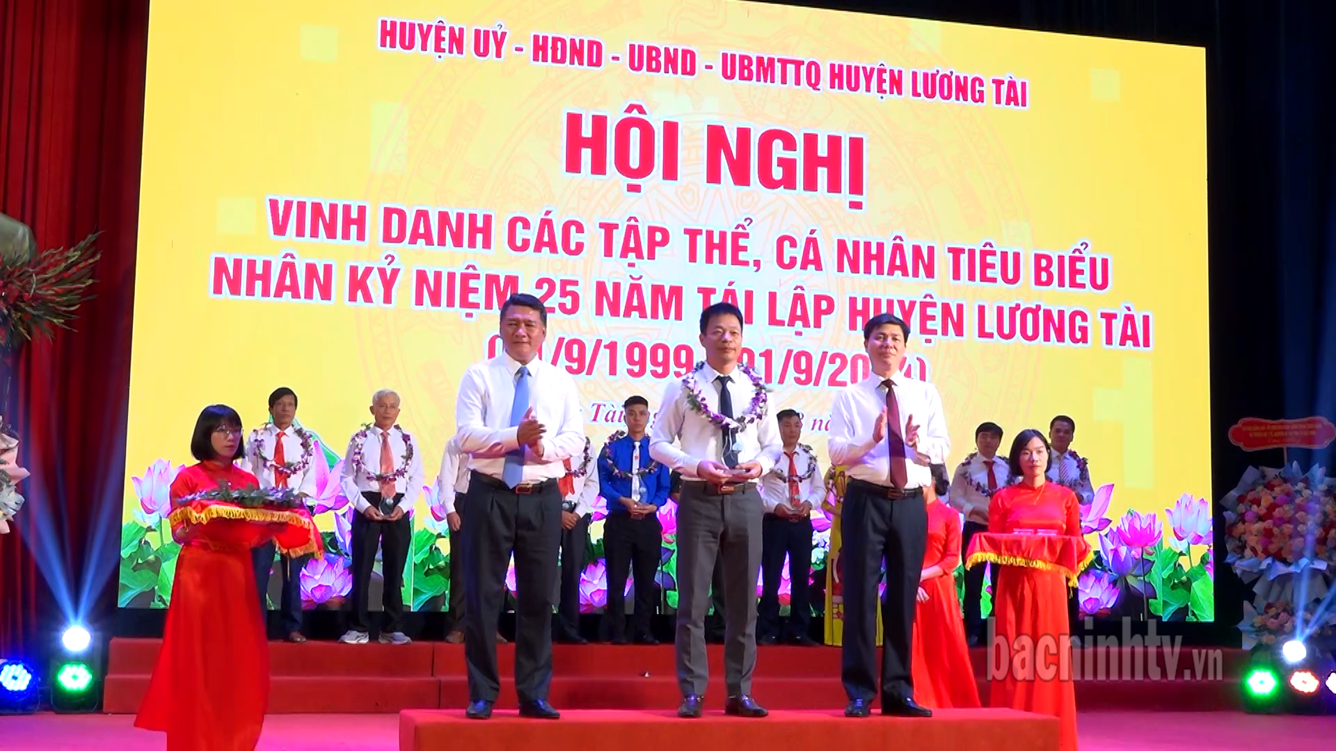 Lương Tài vinh danh 50 tập thể, cá nhân tiêu biểu nhân dịp kỷ niệm 25 năm tái lập huyện            