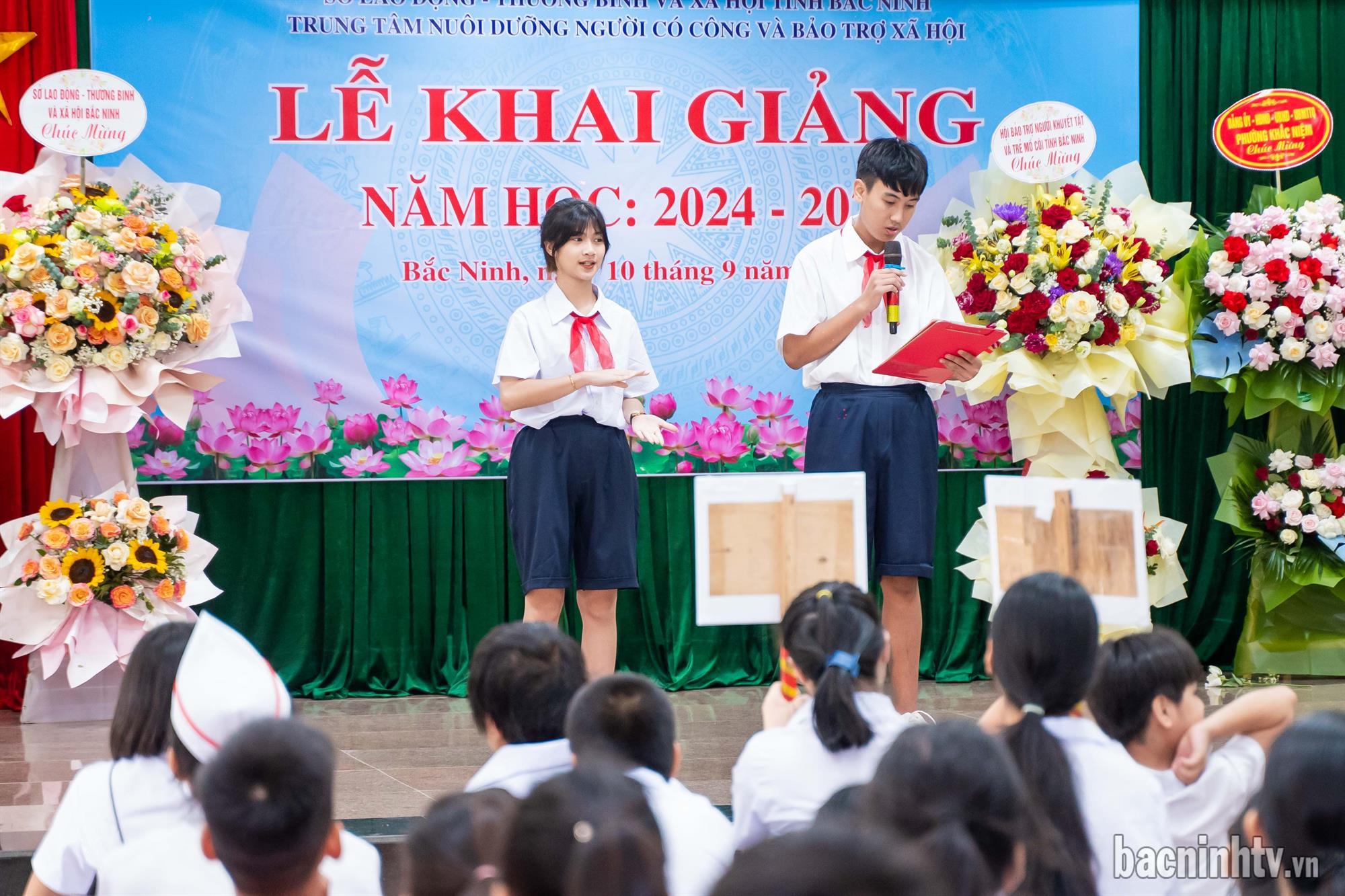 LỄ KHAI GIẢNG CỦA NHỮNG ĐỨA TRẺ ĐẶC BIỆT