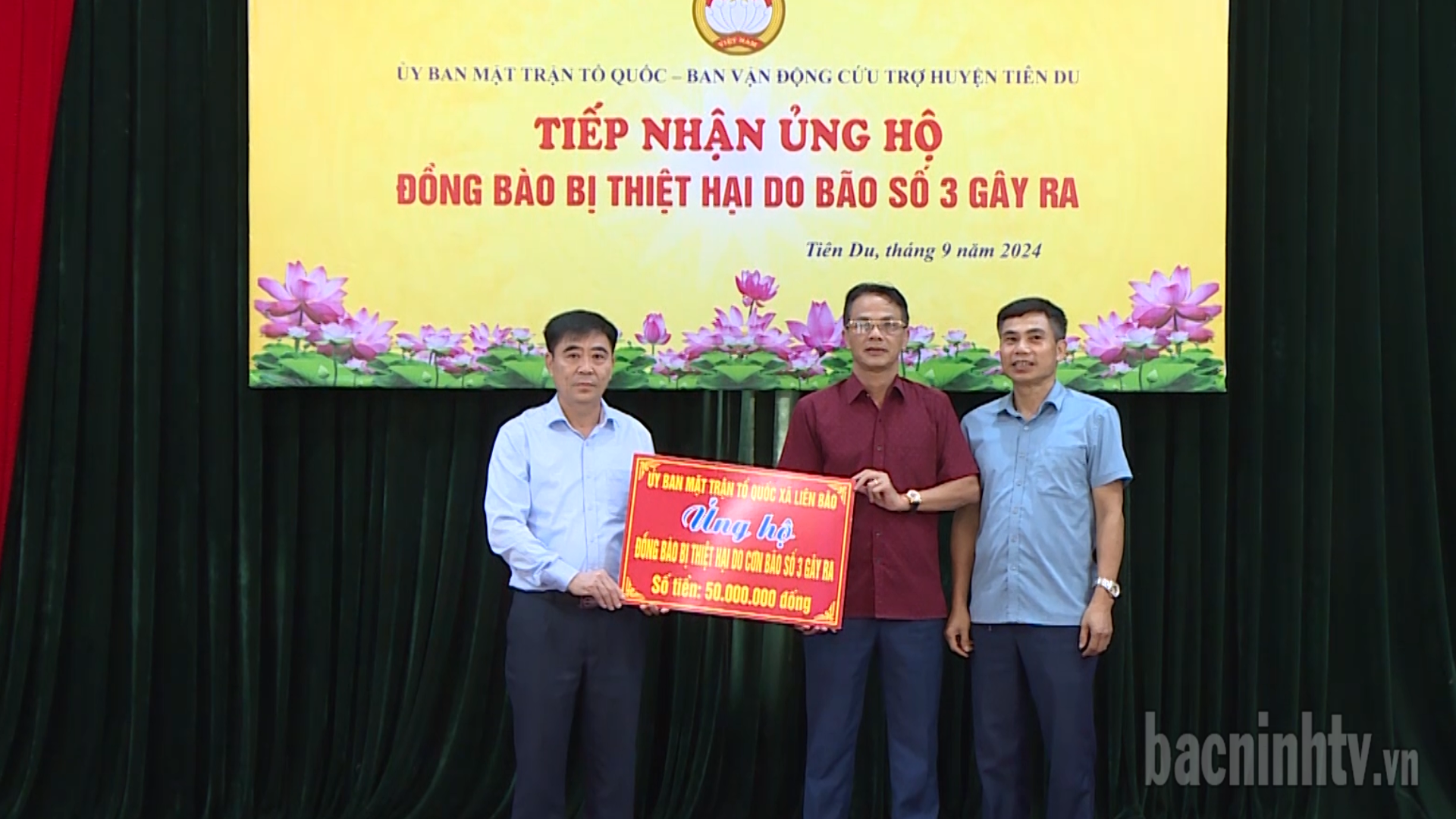 Tiên Du tiếp nhận kinh phí ủng hộ đồng bào bị thiệt hại do bão số 3 gây ra