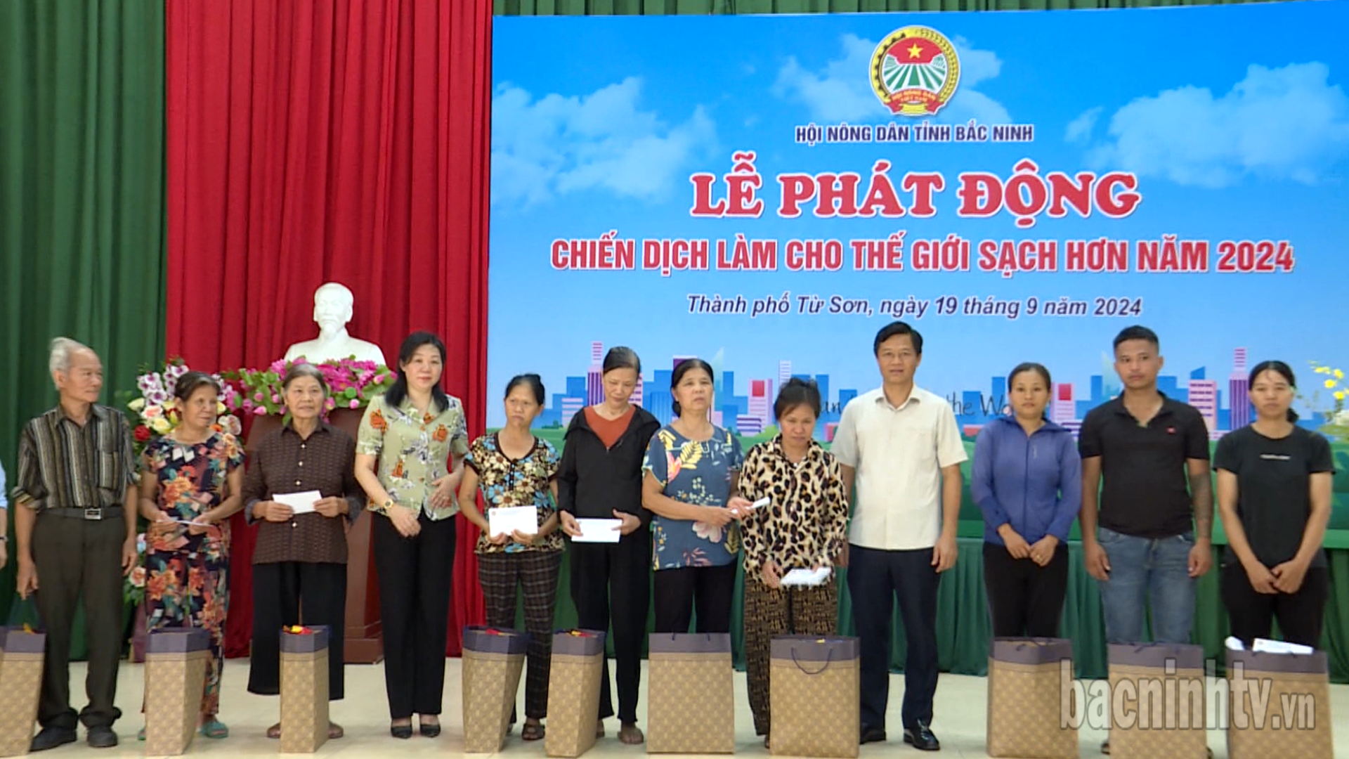 Hội Nông dân tỉnh phát động Chiến dịch “Làm cho thế giới sạch hơn”