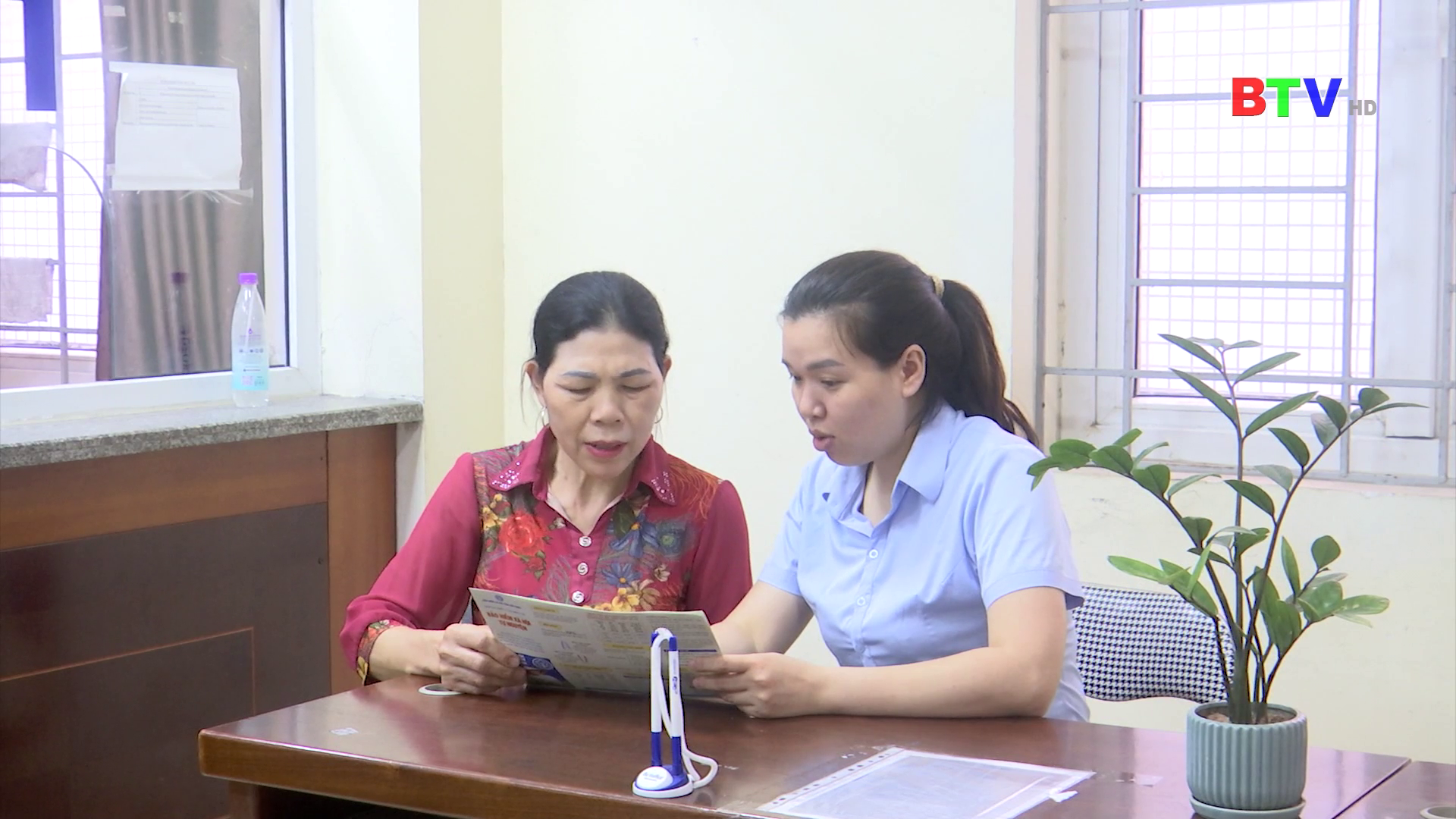 Nhìn lại đợt cao điểm chi trả BHXH không dùng tiền mặt