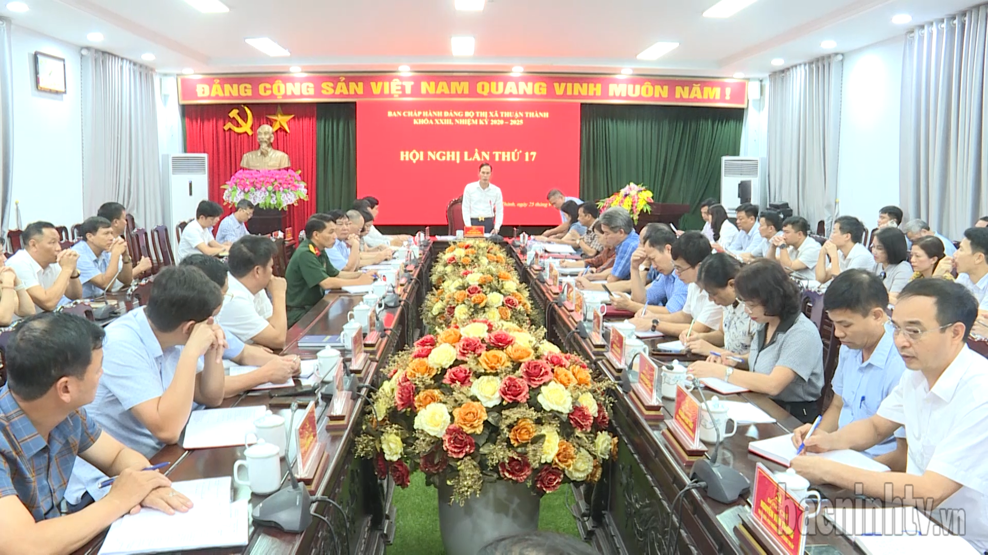 Hội nghị lần thứ 17 Ban chấp hành Đảng bộ thị xã Thuận Thành