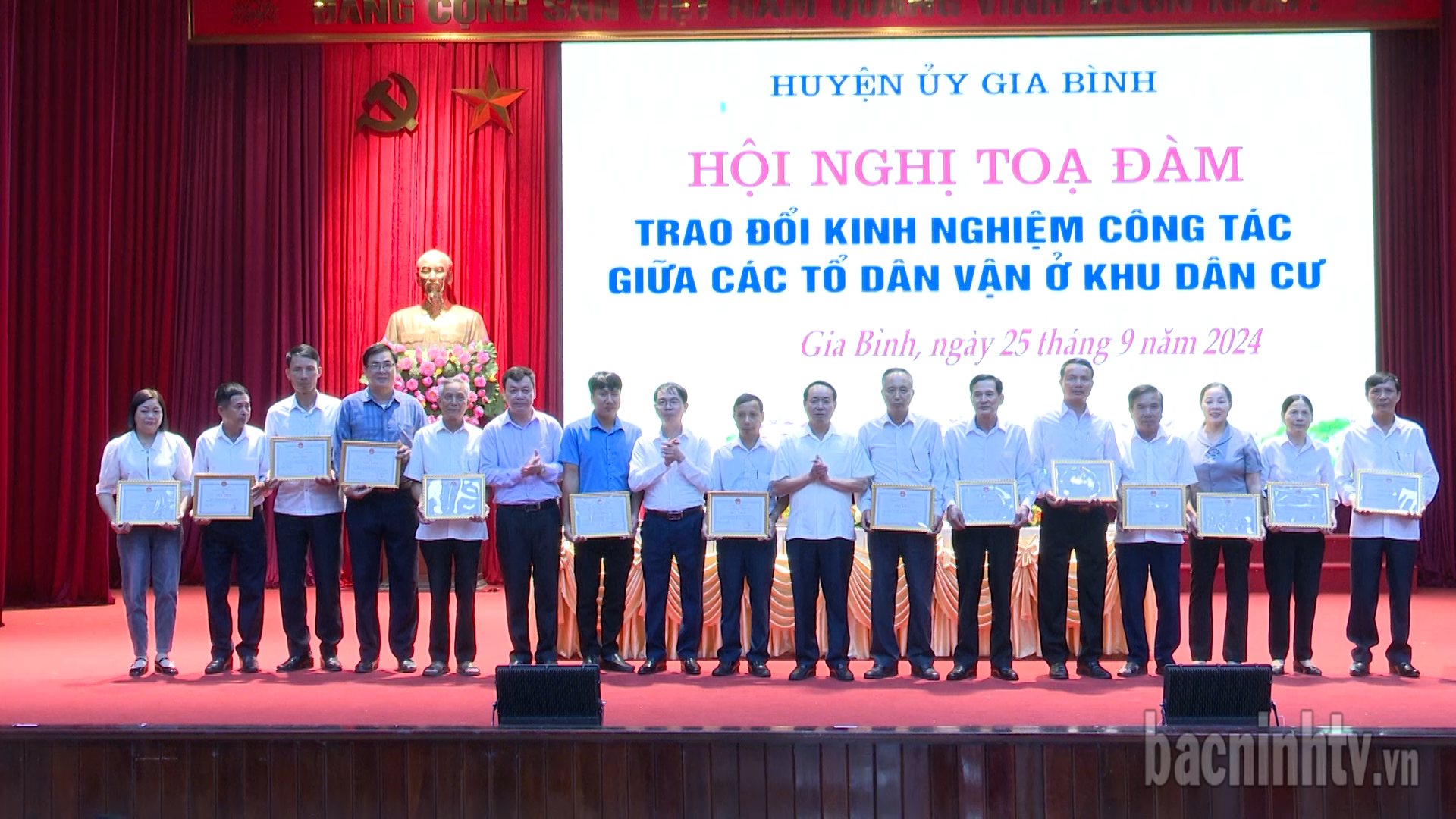 Gia Bình tọa đàm trao đổi kinh nghiệm giữa các Tổ Dân vận