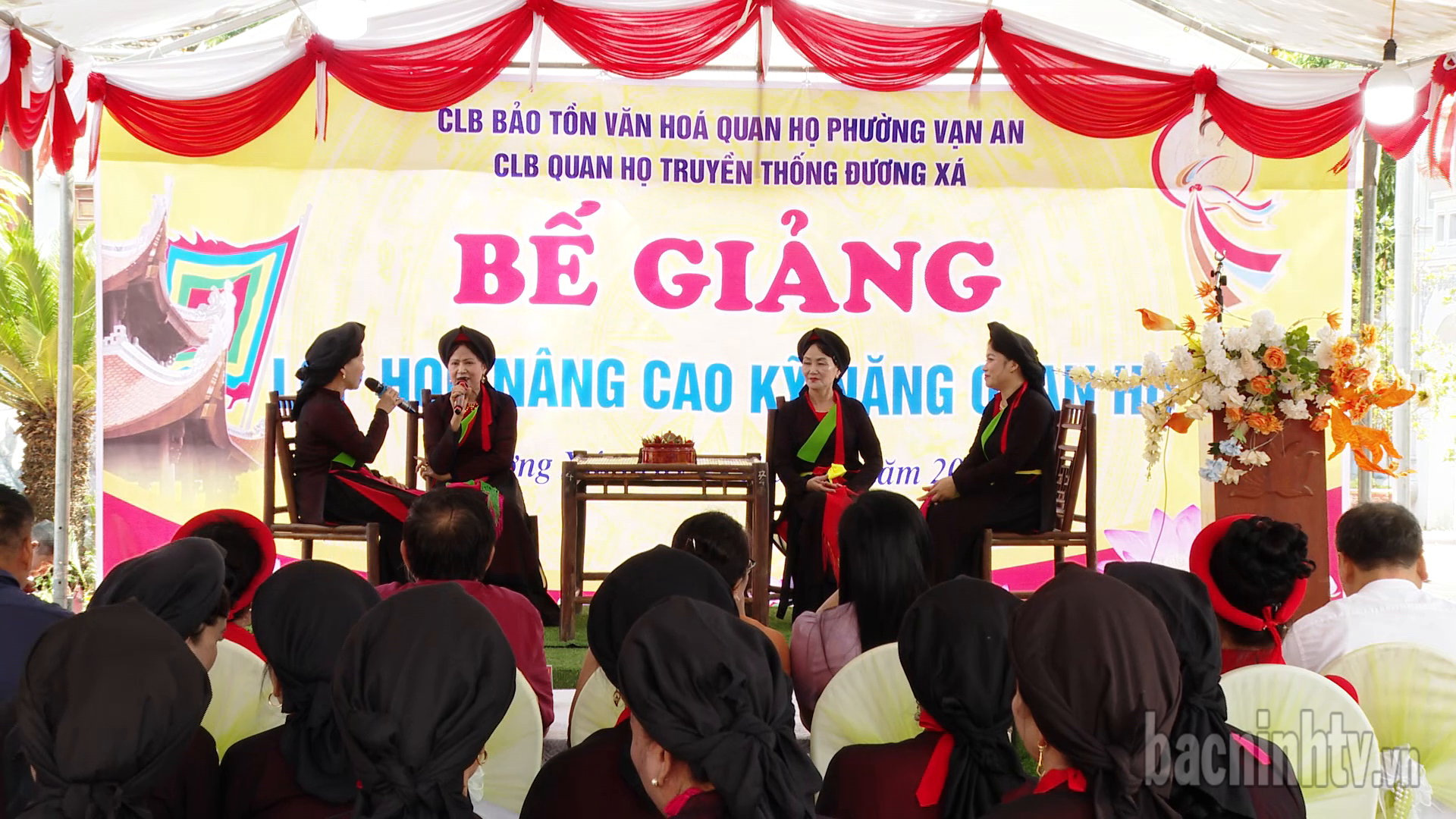 Bế giảng lớp kĩ năng nâng cao Quan họ