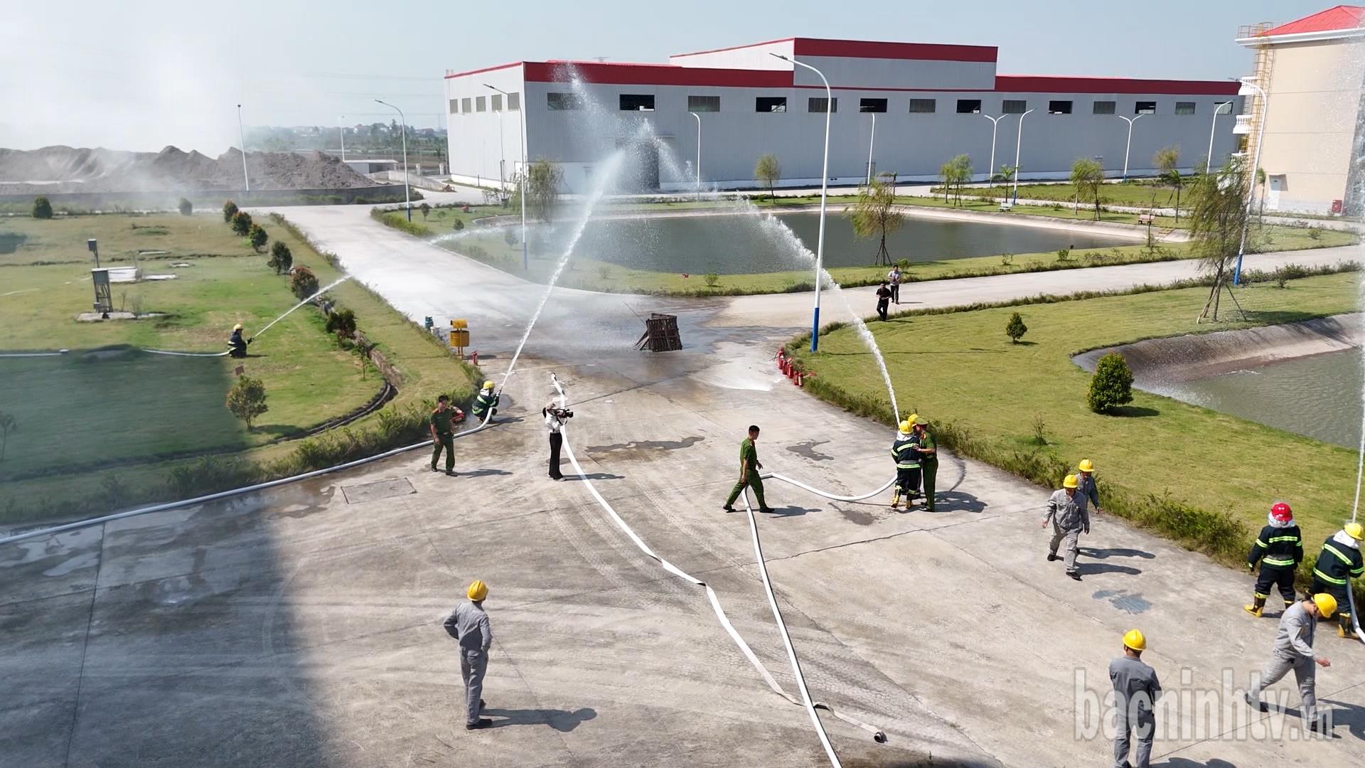 Huyện Lương Tài thực tập phương án chữa cháy và cứu nạn, cứu hộ