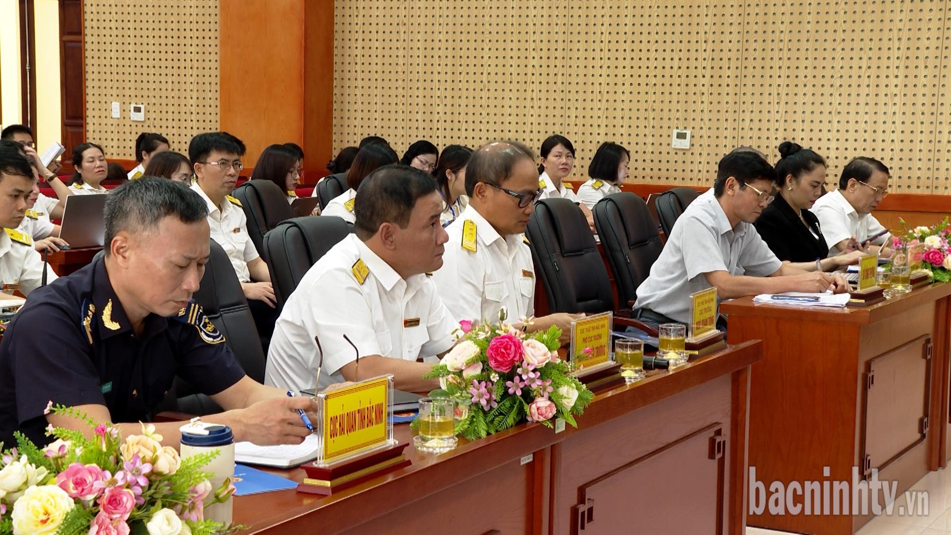         Cục Thuế tỉnh đối thoại trực tuyến với người nộp thuế