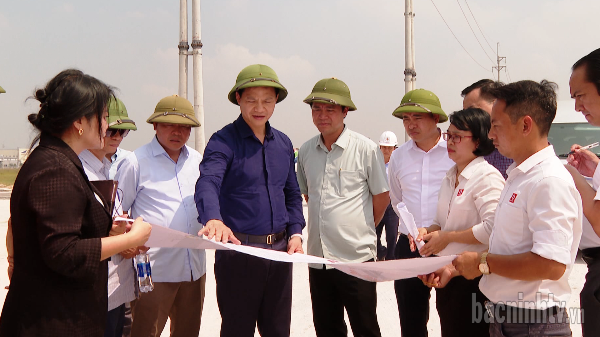 Chủ tịch UBND tỉnh kiểm tra một số dự án hạ tầng KCN trên địa bàn