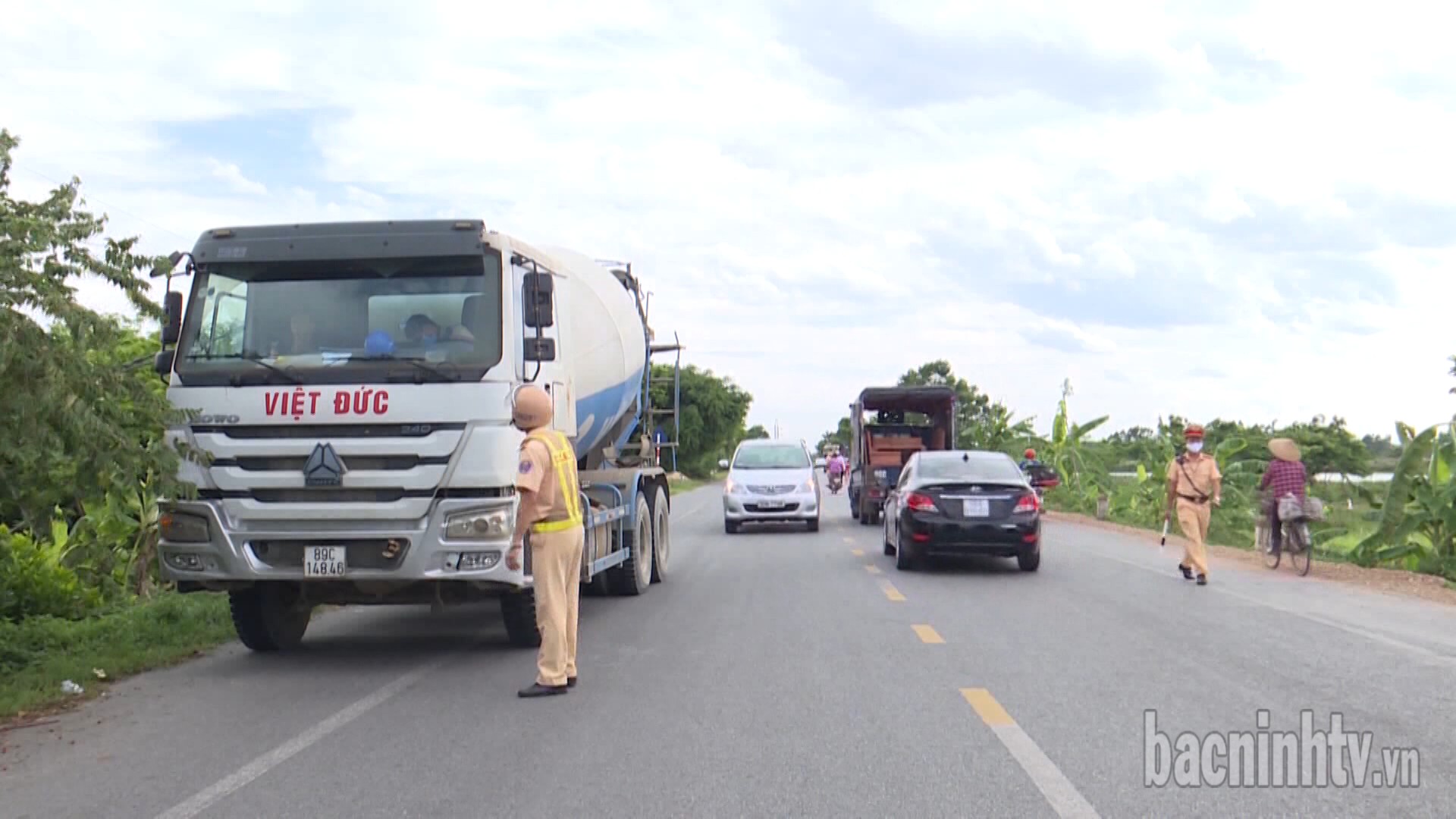 Đưa nhiệm vụ xây dựng “Tỉnh an toàn giao thông” vào thực hiện thường xuyên