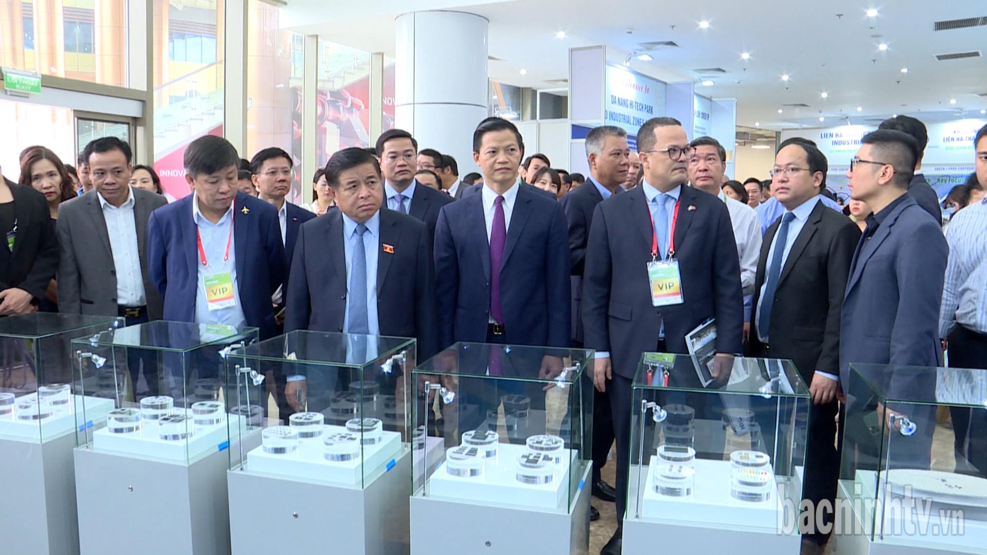 Triển lãm ngành công nghiệp bán dẫn Việt Nam 2024