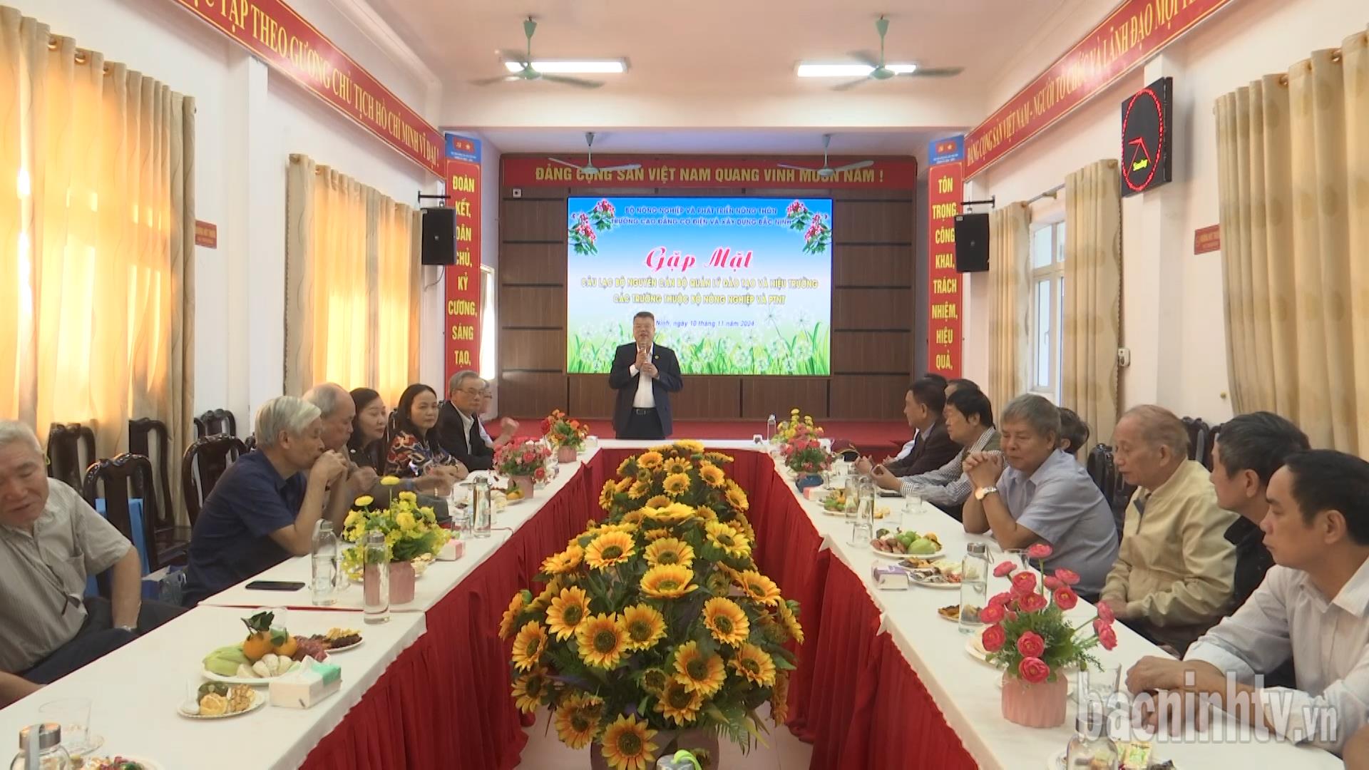 Trường Cao đẳng Cơ điện và Xây dựng gặp mặt nguyên cán bộ quản lý và Hiệu trưởng các trường thuộc Bộ Nông nghiệp và Phát triển nông thôn           