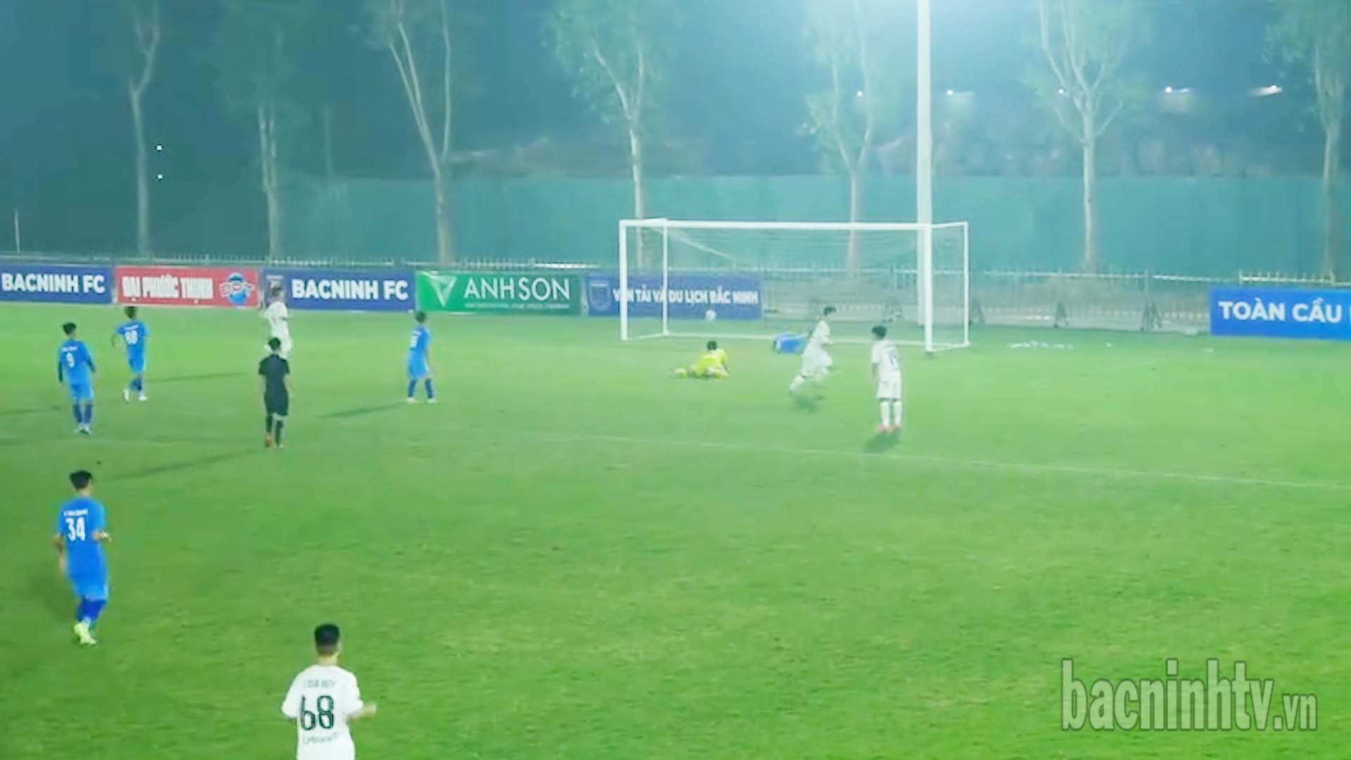 FC Bắc Ninh thất bại 0-2 trước FC Hòa Bình