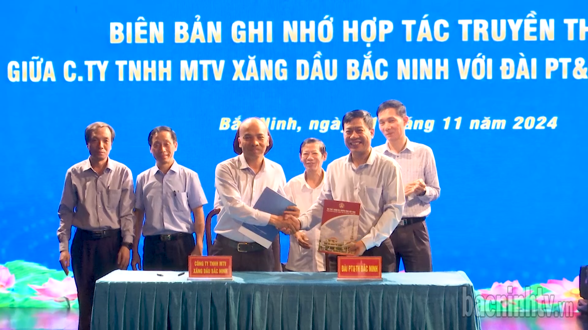 Lễ ký kết Biên bản ghi nhớ hợp tác truyền thông giữa Đài PT&TH Bắc Ninh với Công ty TNHH MTV Xăng dầu Bắc Ninh