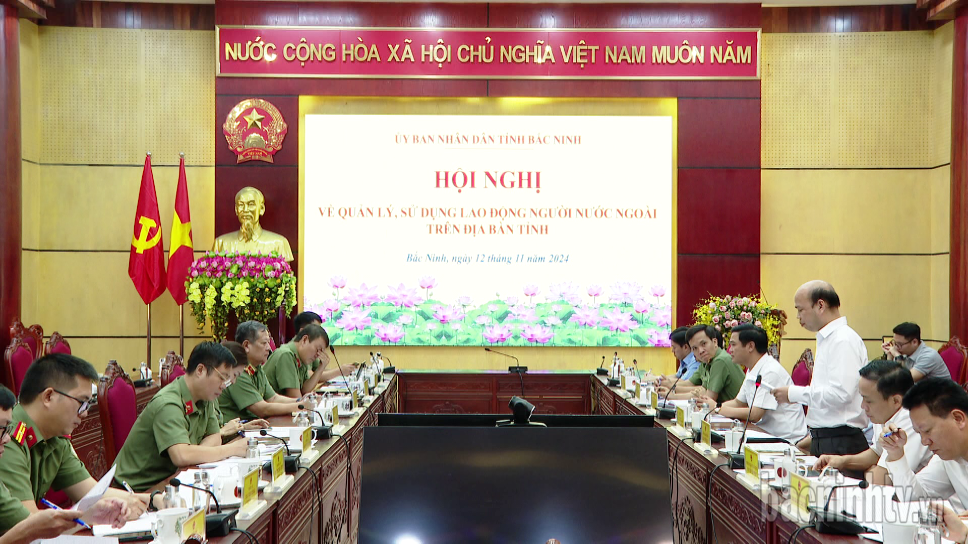 Tăng cường quản lý, sử dụng lao động người nước ngoài trên địa bàn tỉnh