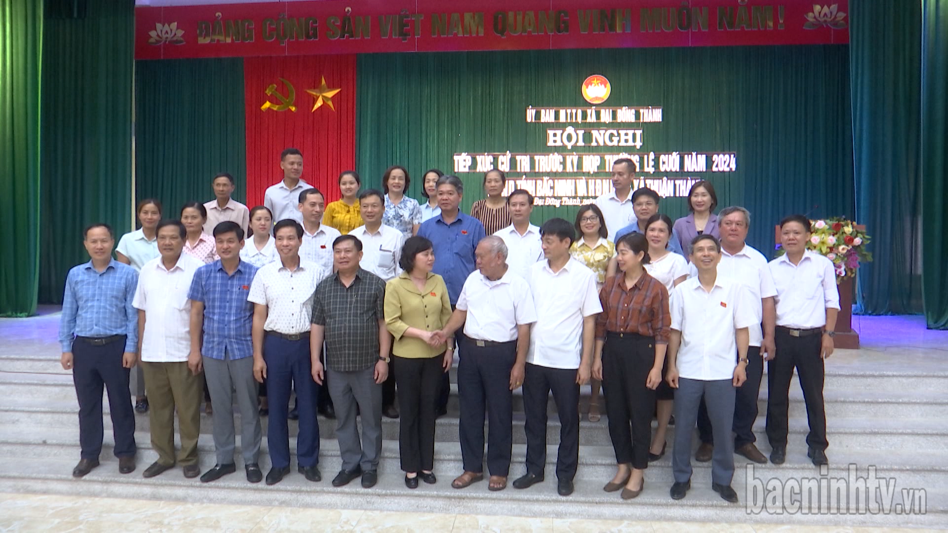 Các đồng chí lãnh đạo tỉnh dự tiếp xúc cử tri tại các địa phương