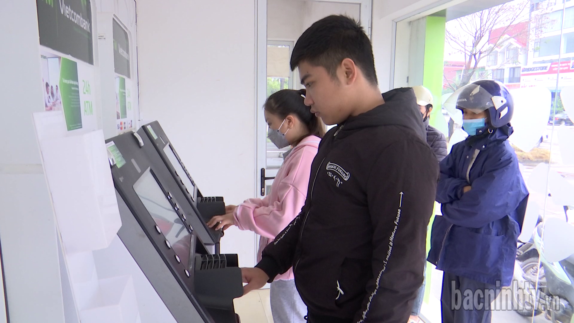 Gần 90% người trưởng thành có tài khoản thanh toán tại ngân hàng