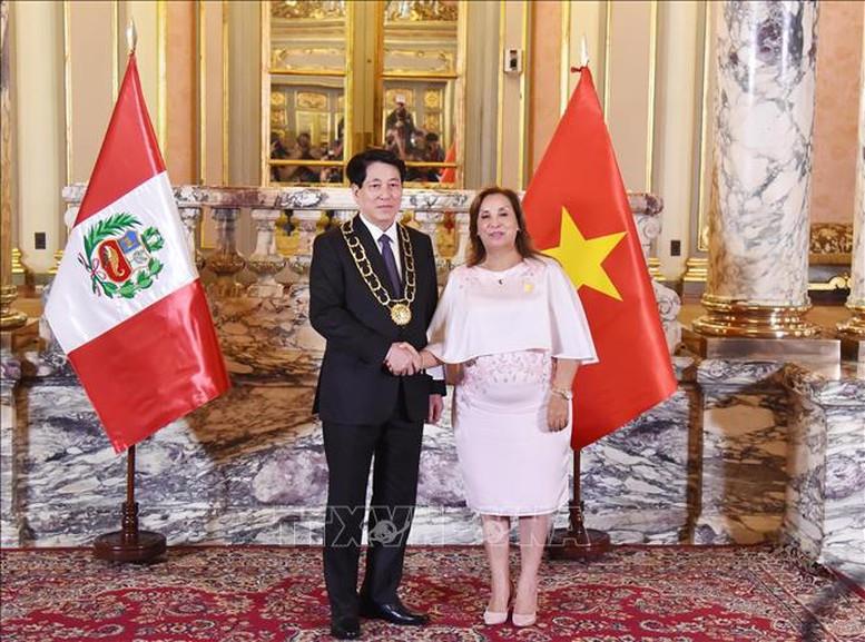 Tổng thống Peru trao tặng Huân chương 