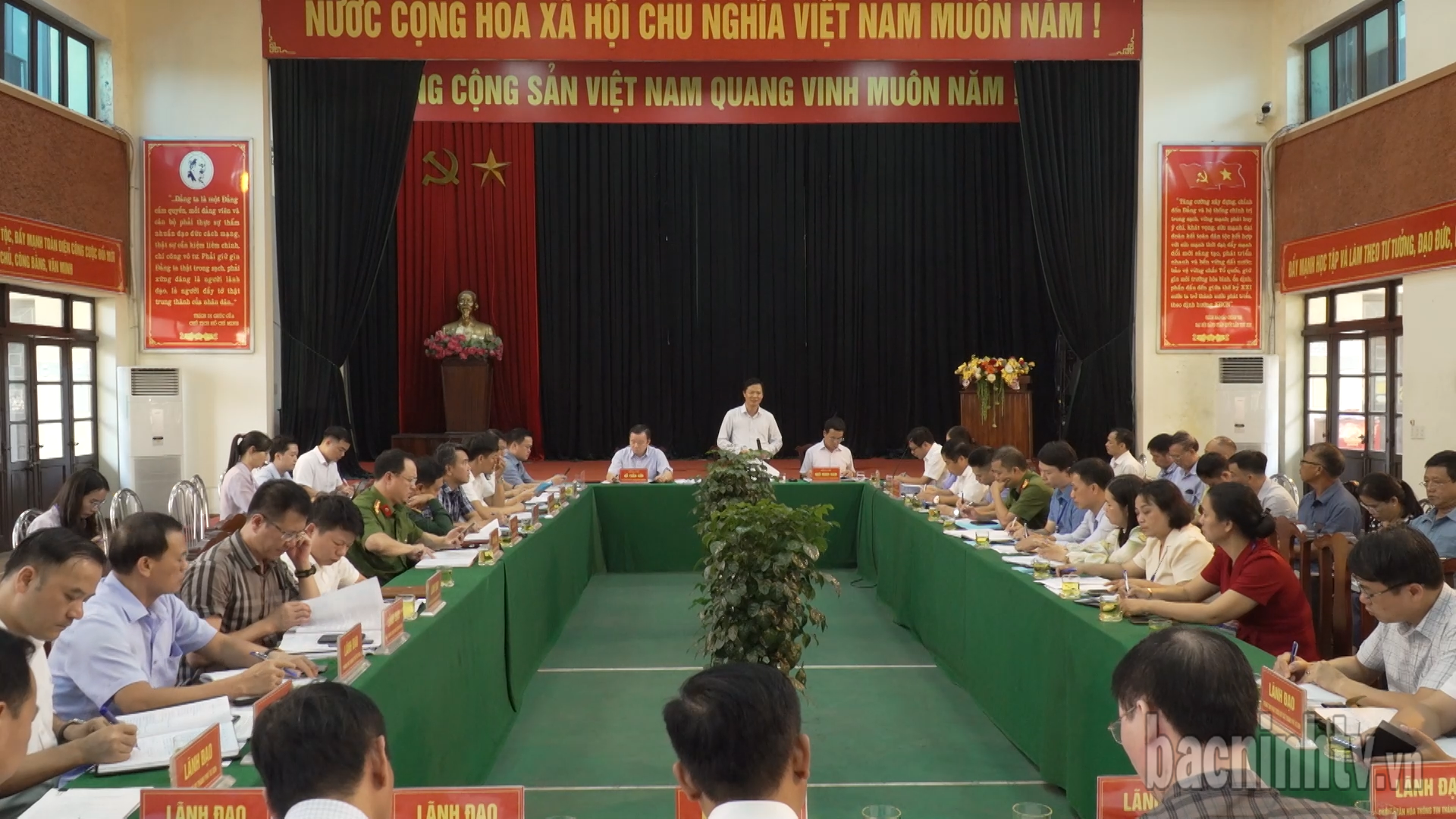 Thành uỷ Từ Sơn làm việc với Đảng uỷ phường Châu Khê 