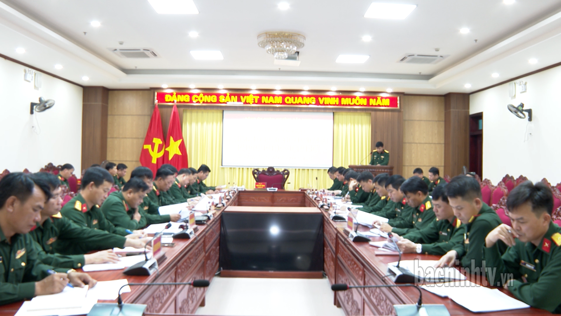 Học tập, phổ biến, quán triệt, triển khai thực hiện các Kết luận của Bộ Chính trị, Ban Bí thư