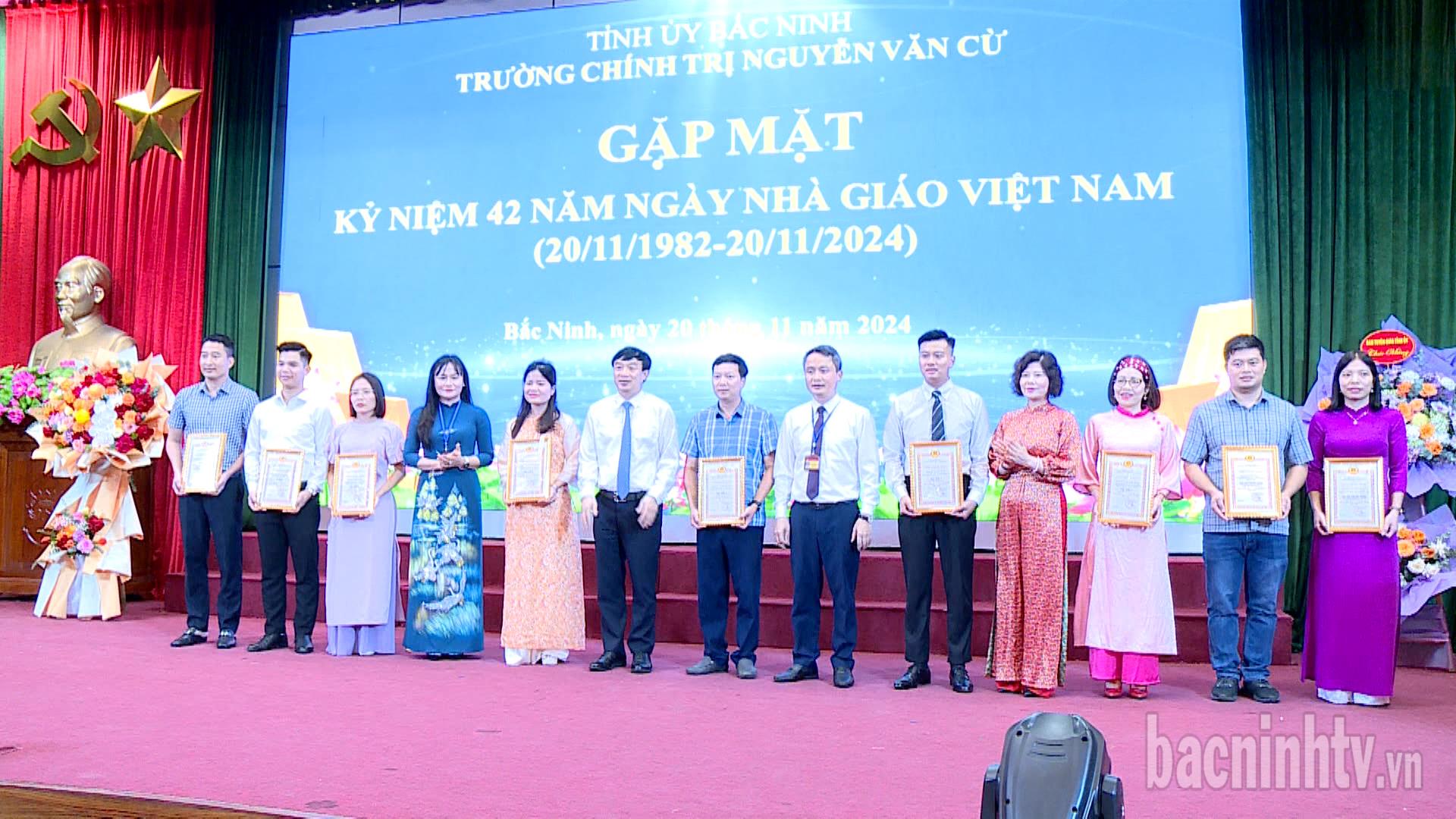 Trường Chính trị Nguyễn Văn Cừ gặp mặt Nhà giáo nhân ngày 20/11