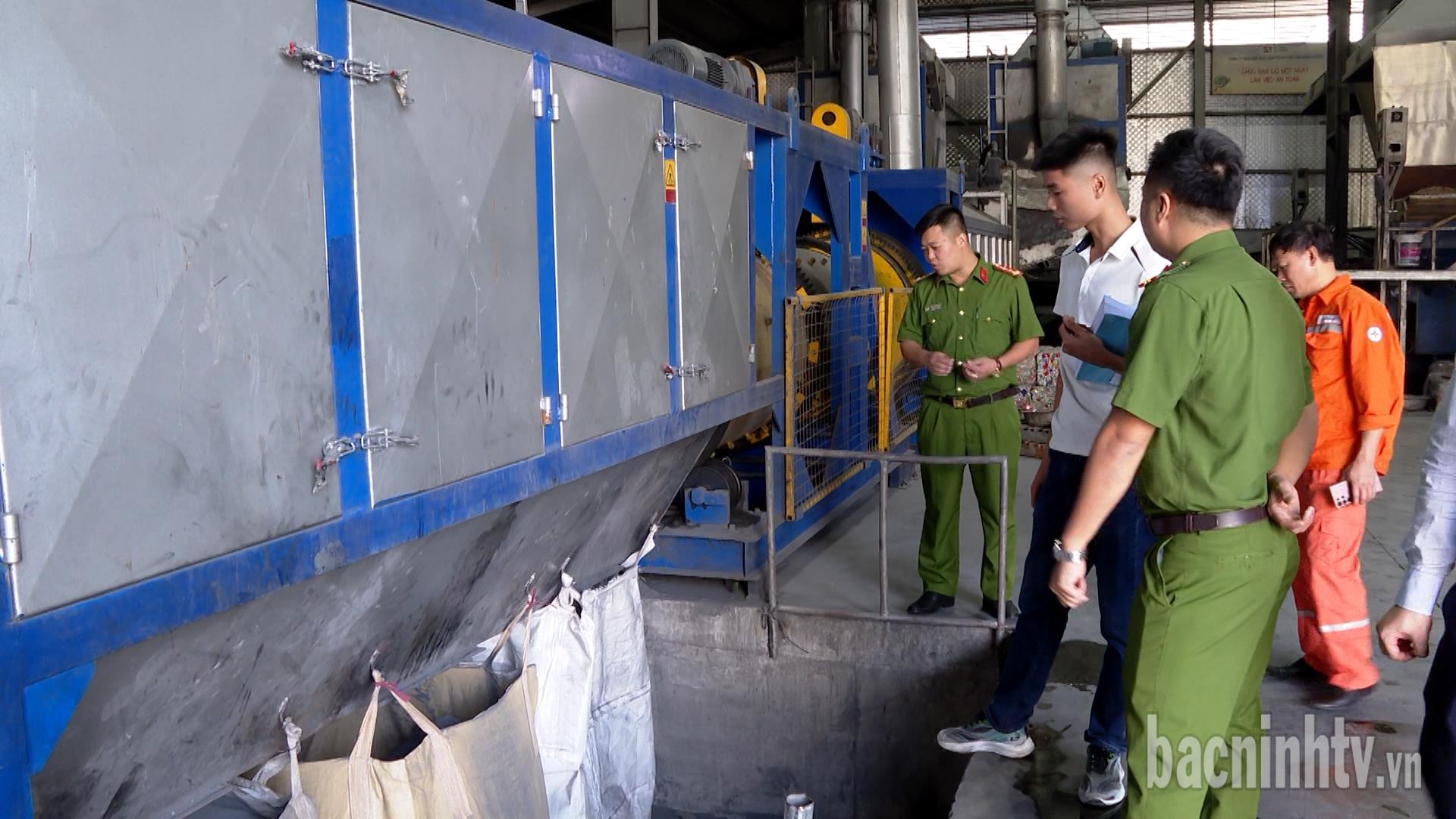 Thêm 09 doanh nghiệp, cơ sở sản xuất trong Cụm công nghiệp làng nghề Mẫn Xá bị xử phạt.           