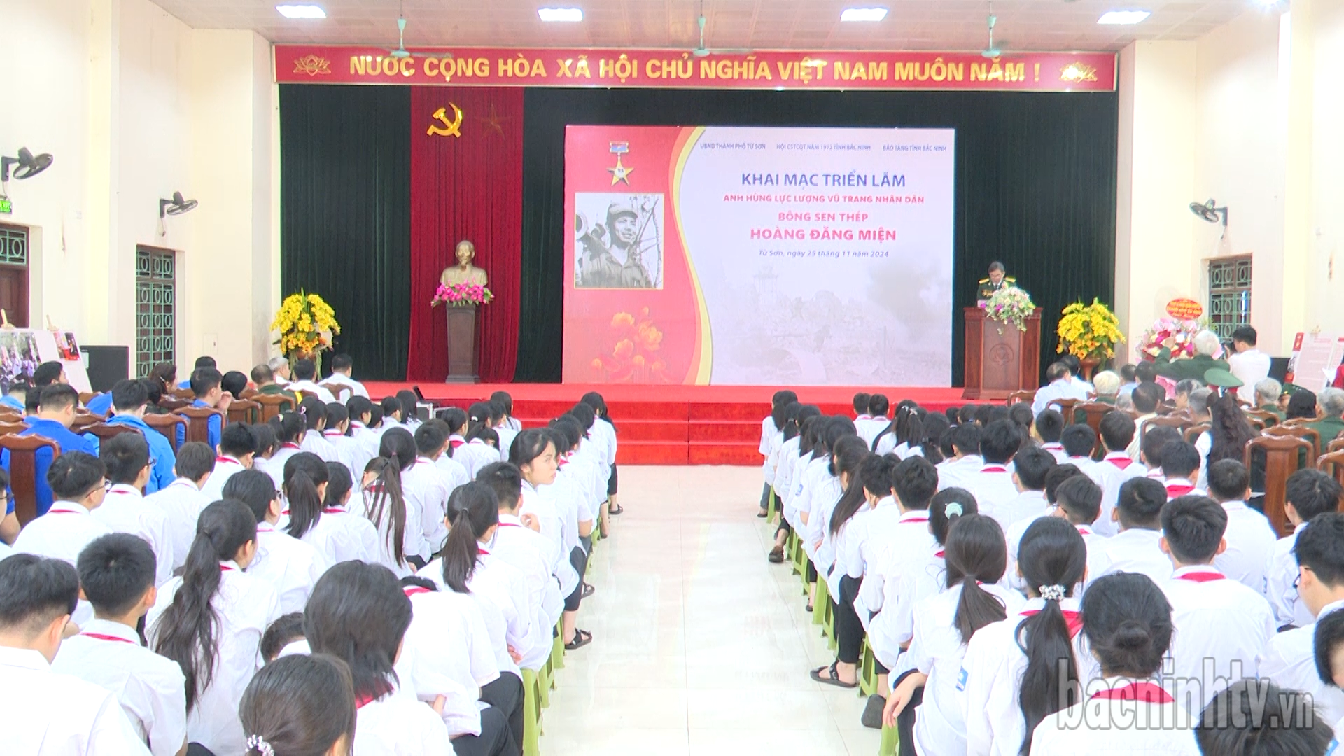Triển lãm chuyên đề “Anh hùng Lực lượng vũ trang nhân dân - Bông sen thép Hoàng Đăng Miện”