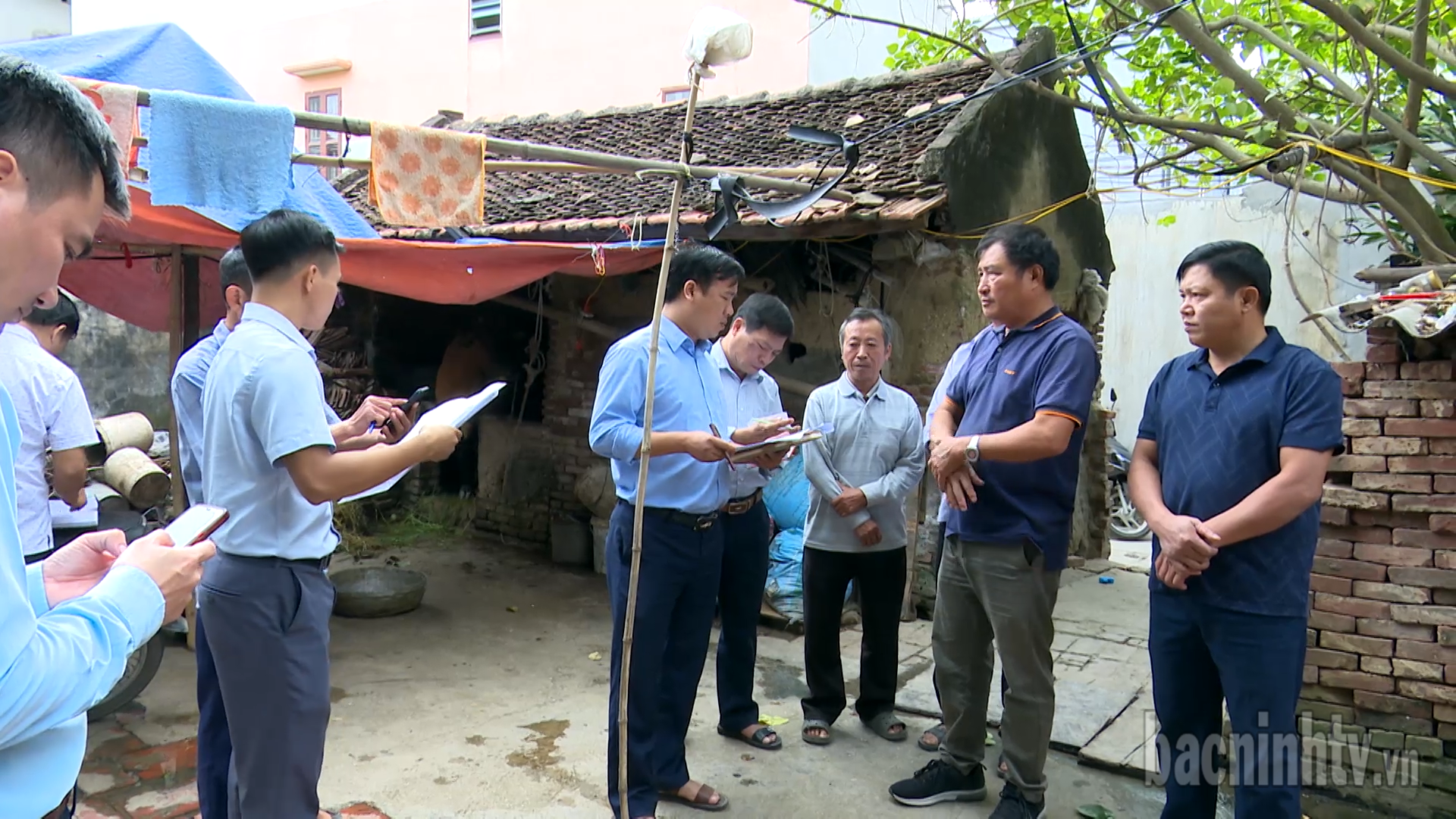 Yên Phong rà soát xóa nhà tạm, nhà dột nát trên địa bàn