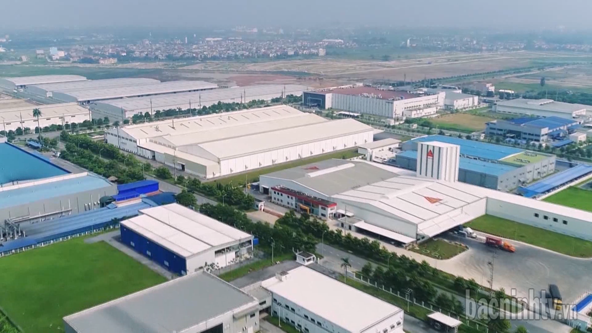 Thu hút đầu tư nước ngoài tăng 2,9% số dự án so với cùng kỳ