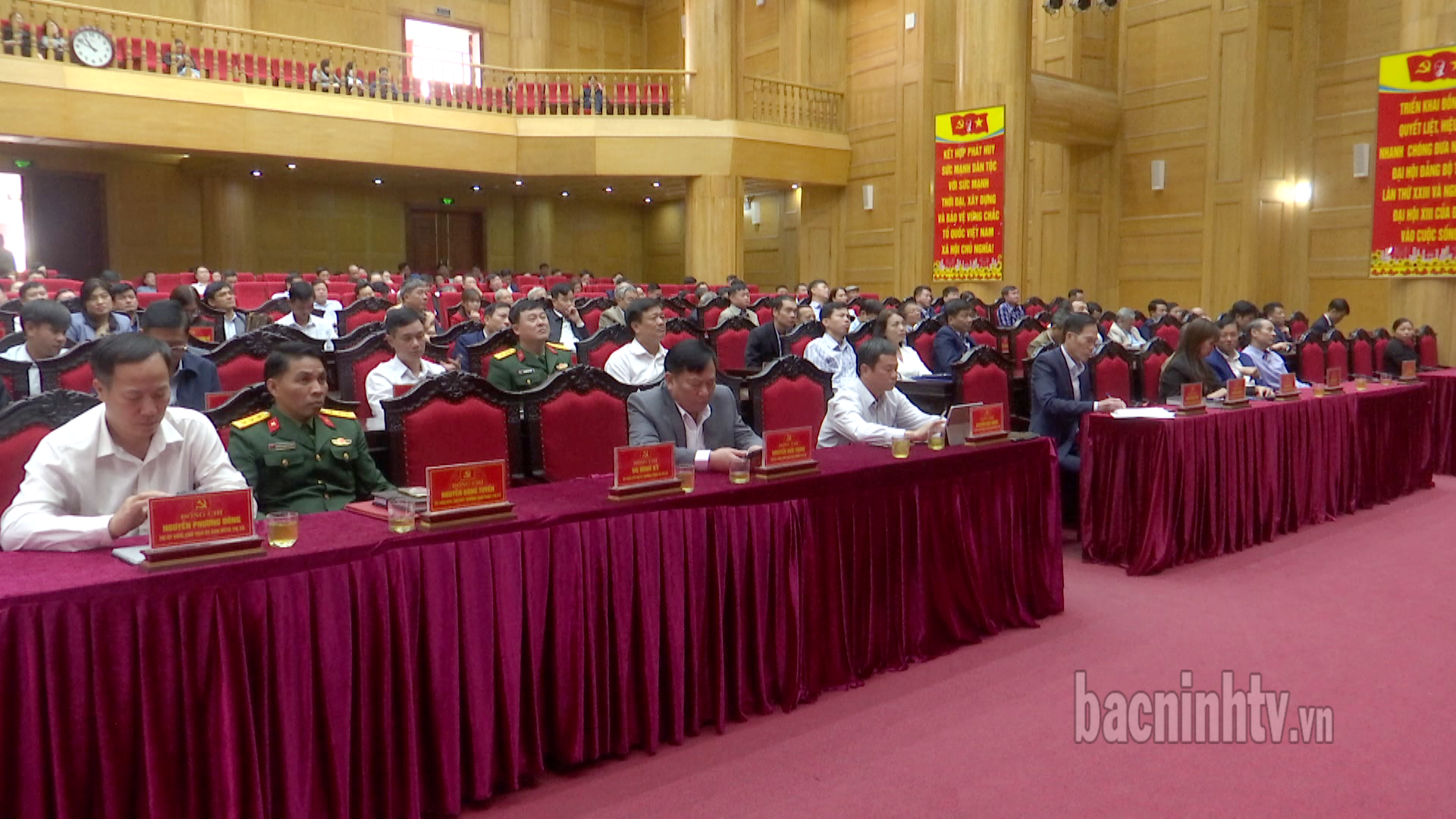 Không khí học tập, quán triệt Nghị quyết 18  của BCH T.Ư Đảng khoá XII tại huyện Thuận Thành, Yên Phong