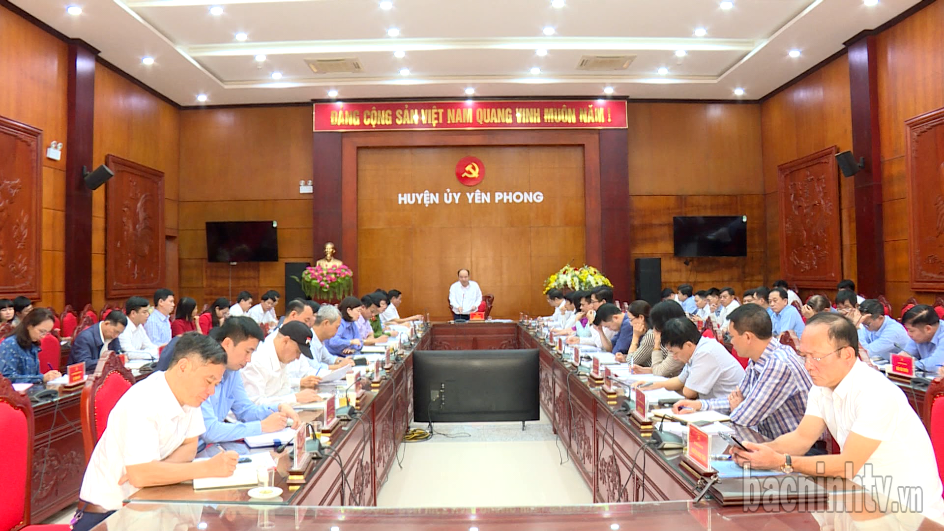 Hội nghị Ban chấp hành Đảng bộ huyện Yên Phong lần thứ 21 mở rộng