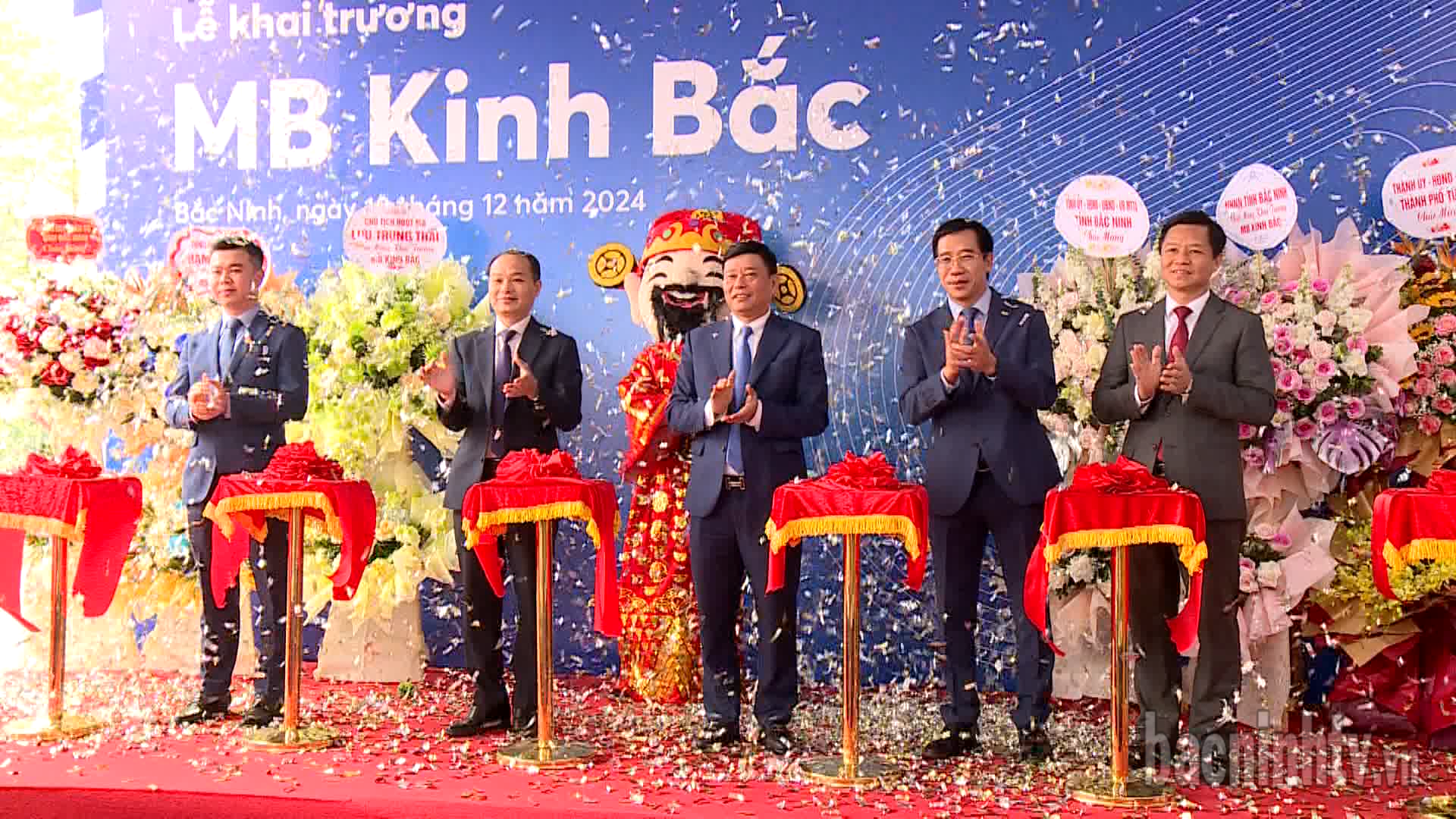 Lãnh đạo UBND tỉnh dự khai trương MB Kinh Bắc (Từ Sơn)