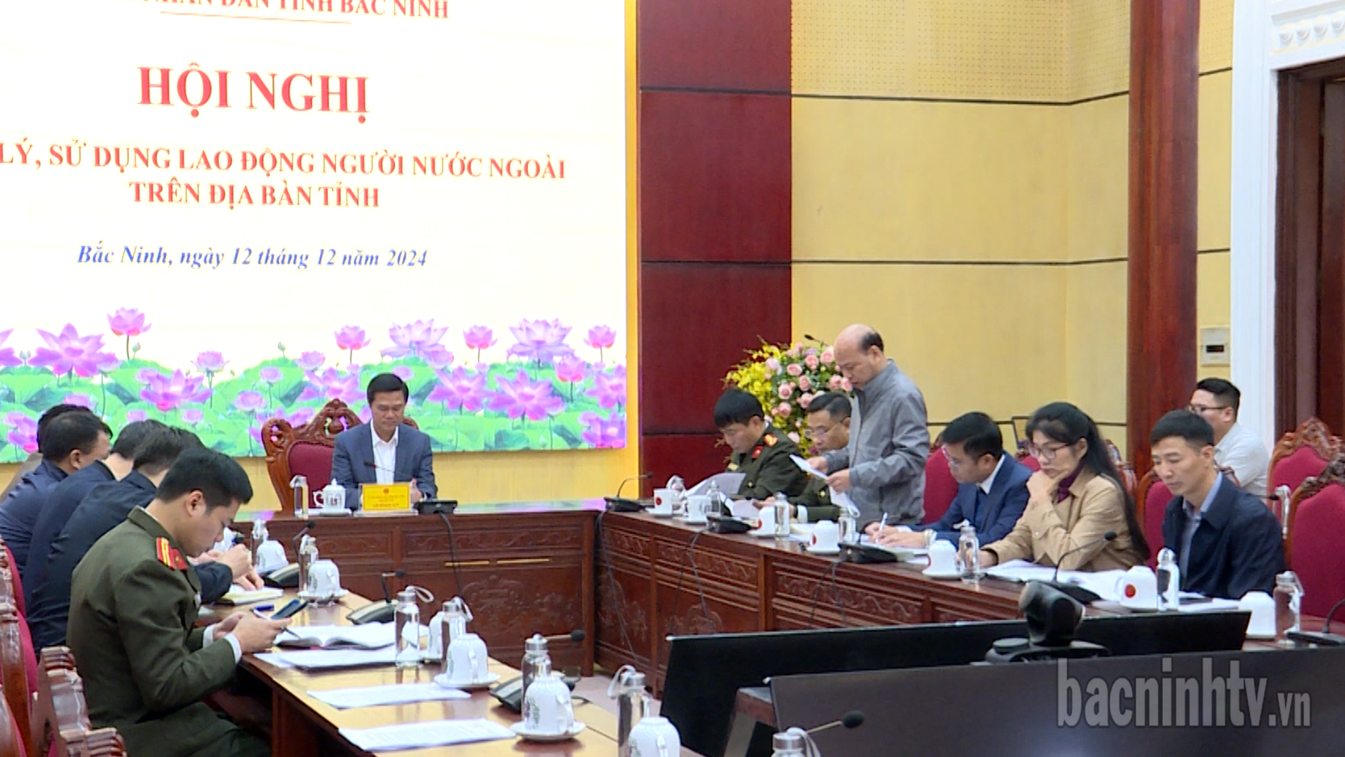 Tháo gỡ vướng mắc việc quản lý, sử dụng lao động người nước ngoài trên địa bàn tỉnh