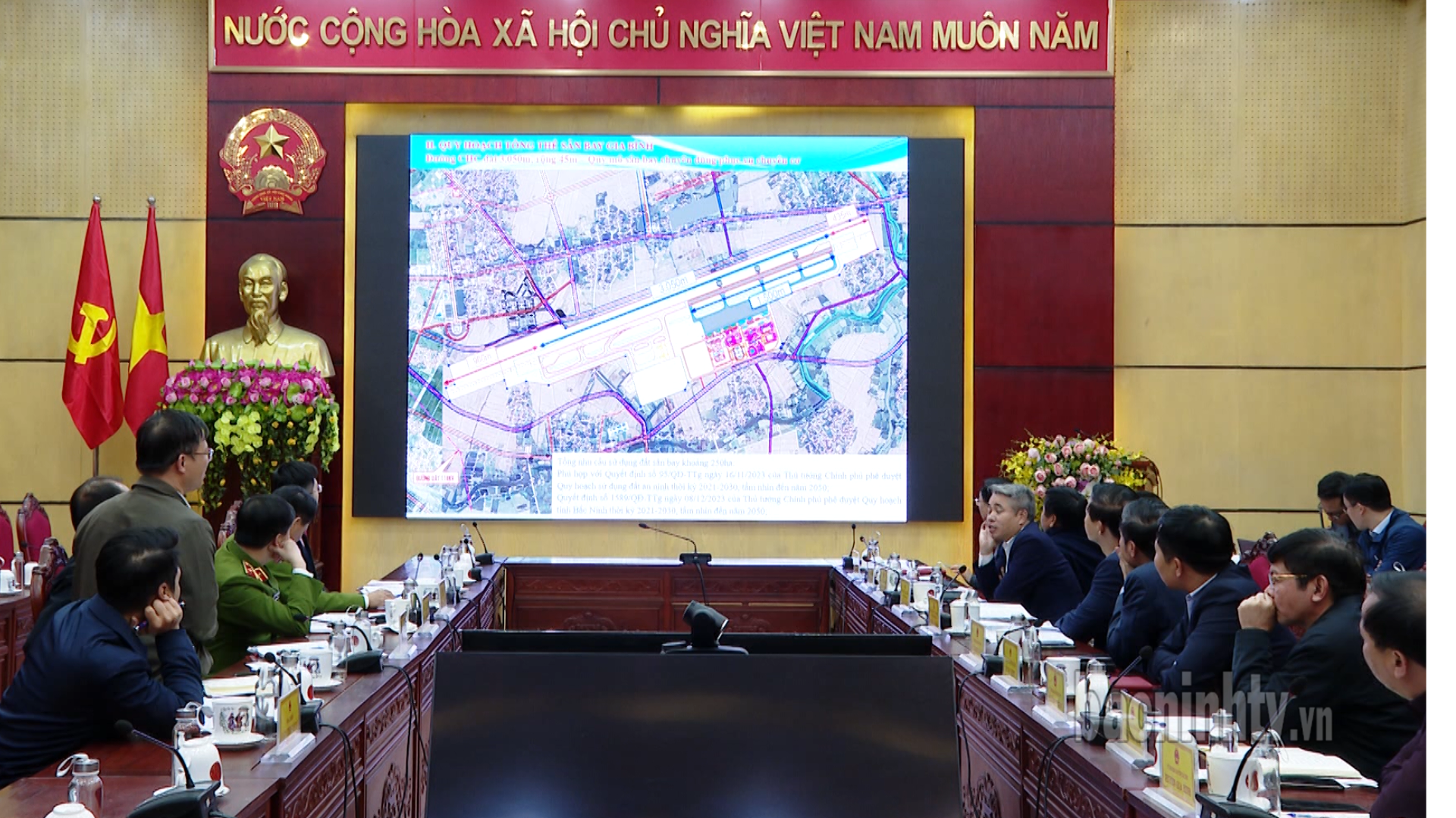 Lãnh đạo tỉnh làm việc với Bộ Công an và Bộ GTVT về phương án quy hoạch mở rộng Sân bay Gia Bình
