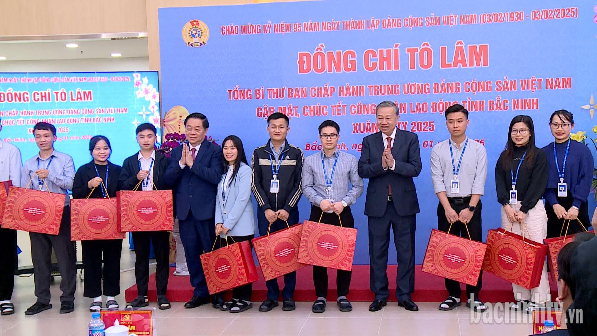 Tổng Bí thư Tô Lâm thăm Công ty TNHH Amkor Technology Việt Nam và tặng quà tết người lao động