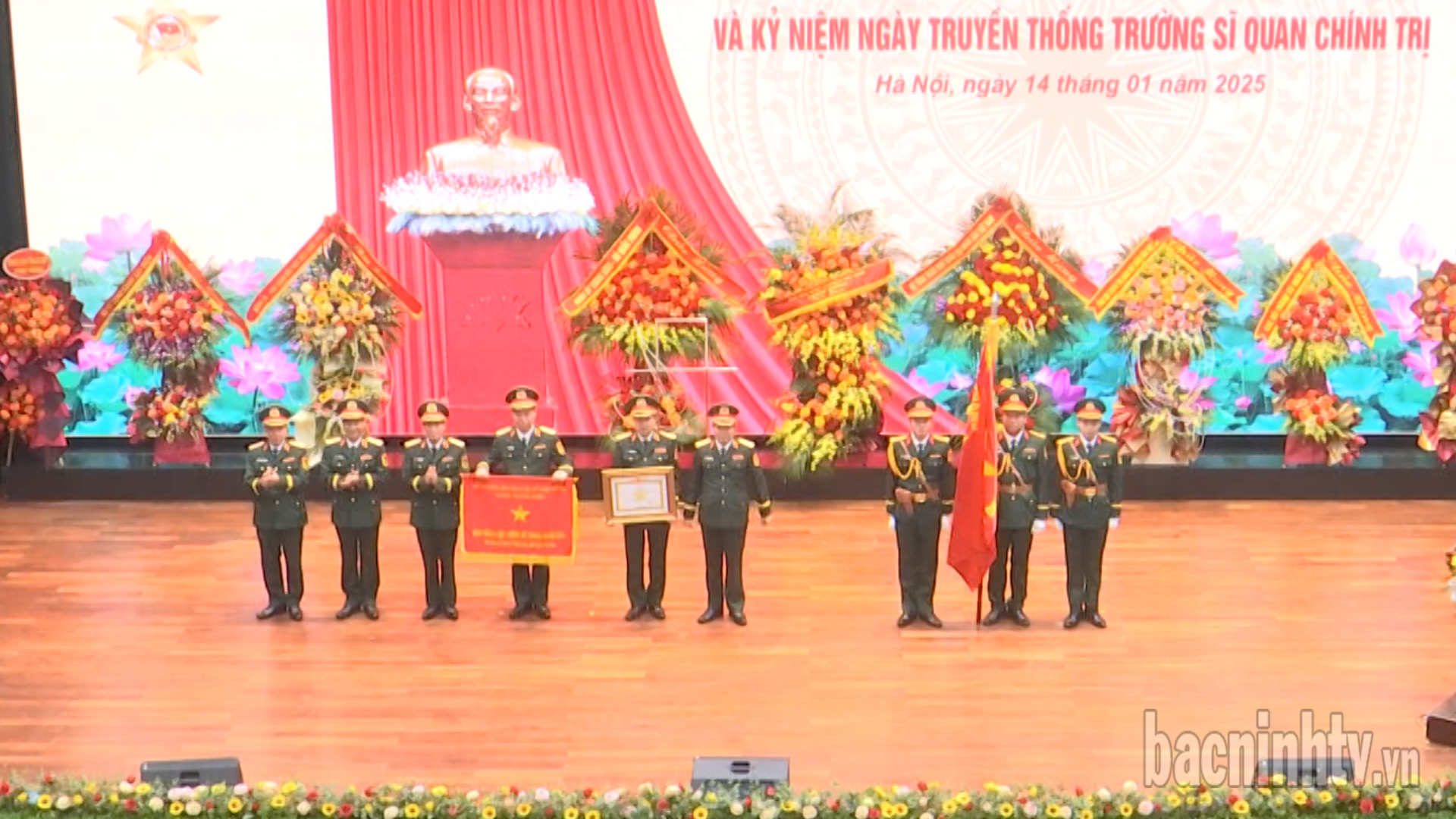 Trường Sĩ quan Chính trị đón nhận danh hiệu Anh hùng LLVT nhân dân