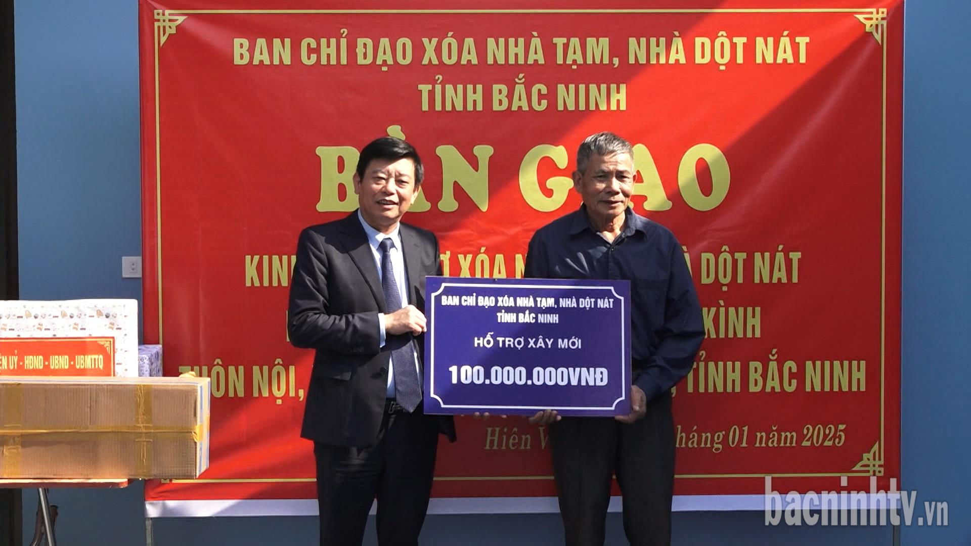 Phó Chủ tịch UBND tỉnh Ngô Tân Phượng dự lễ bàn giao công trình xóa nhà tạm, nhà dột nát tại xã Hiên Vân, Tiên Du