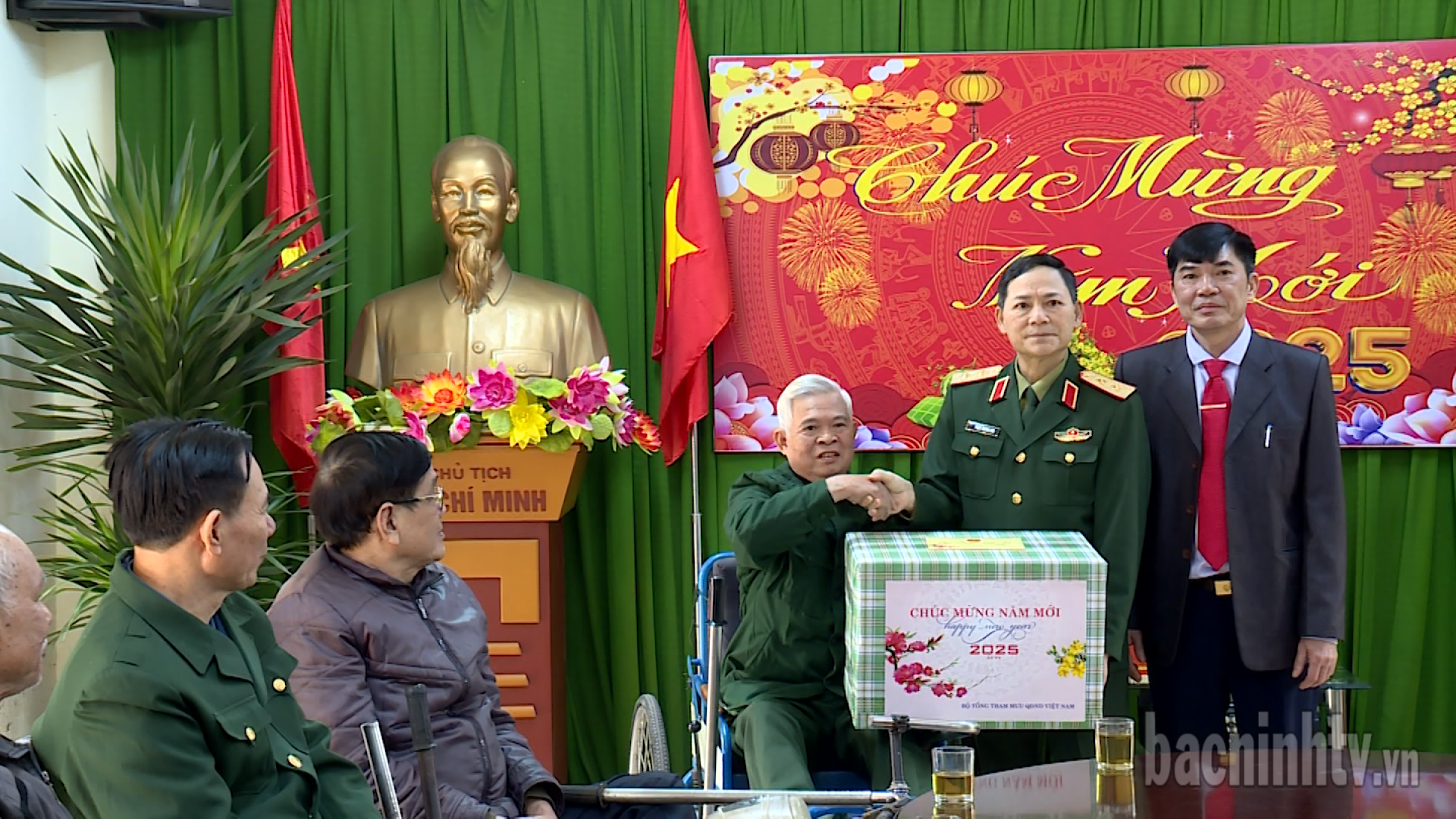 Quân ủy Trung ương, Bộ Quốc phòng thăm, tặng quà tại Trung tâm Điều dưỡng thương binh Thuận Thành