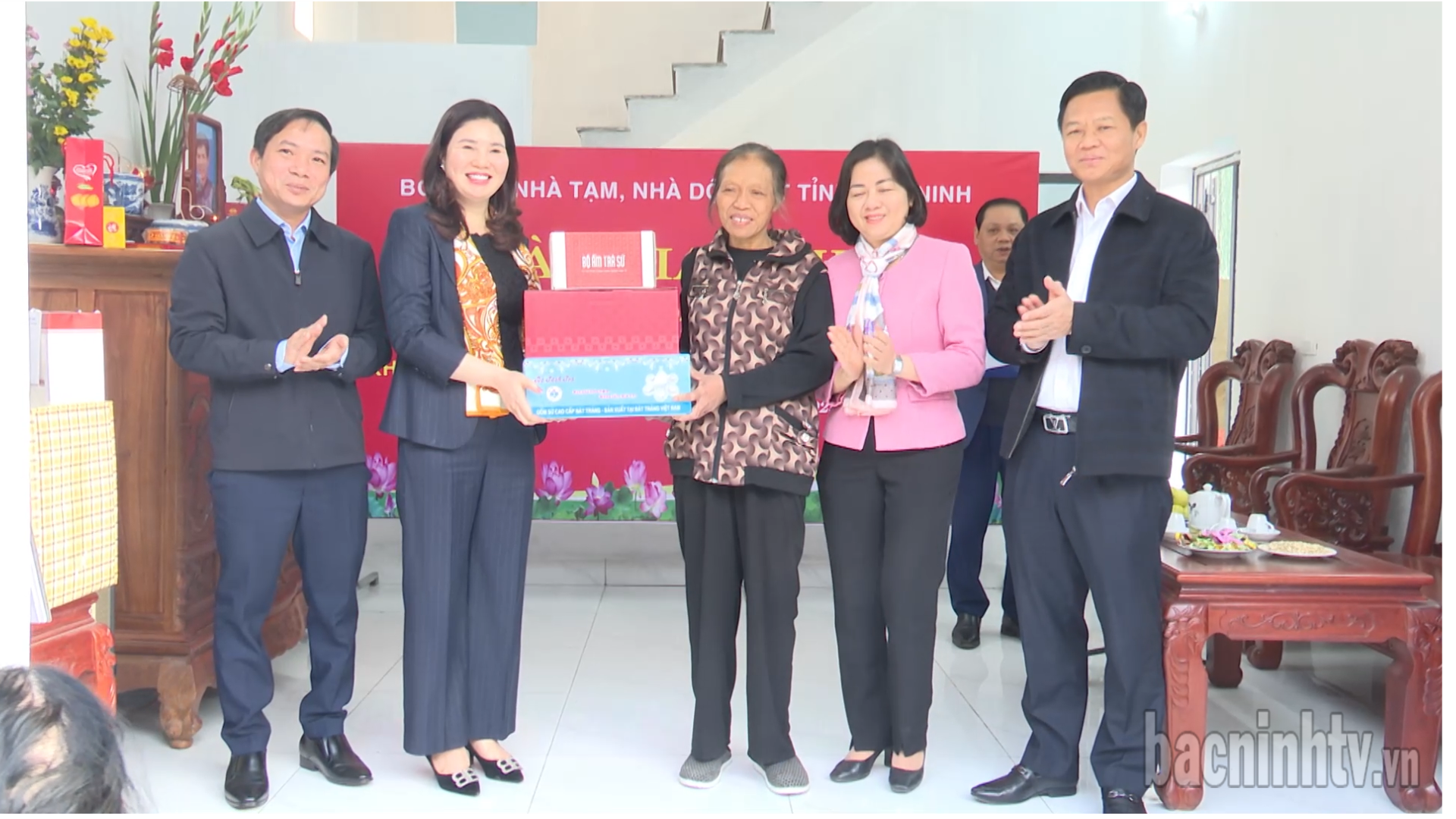 Thành phố Từ Sơn bàn giao nhà ở chương trình xóa nhà tạm, nhà dột nát 