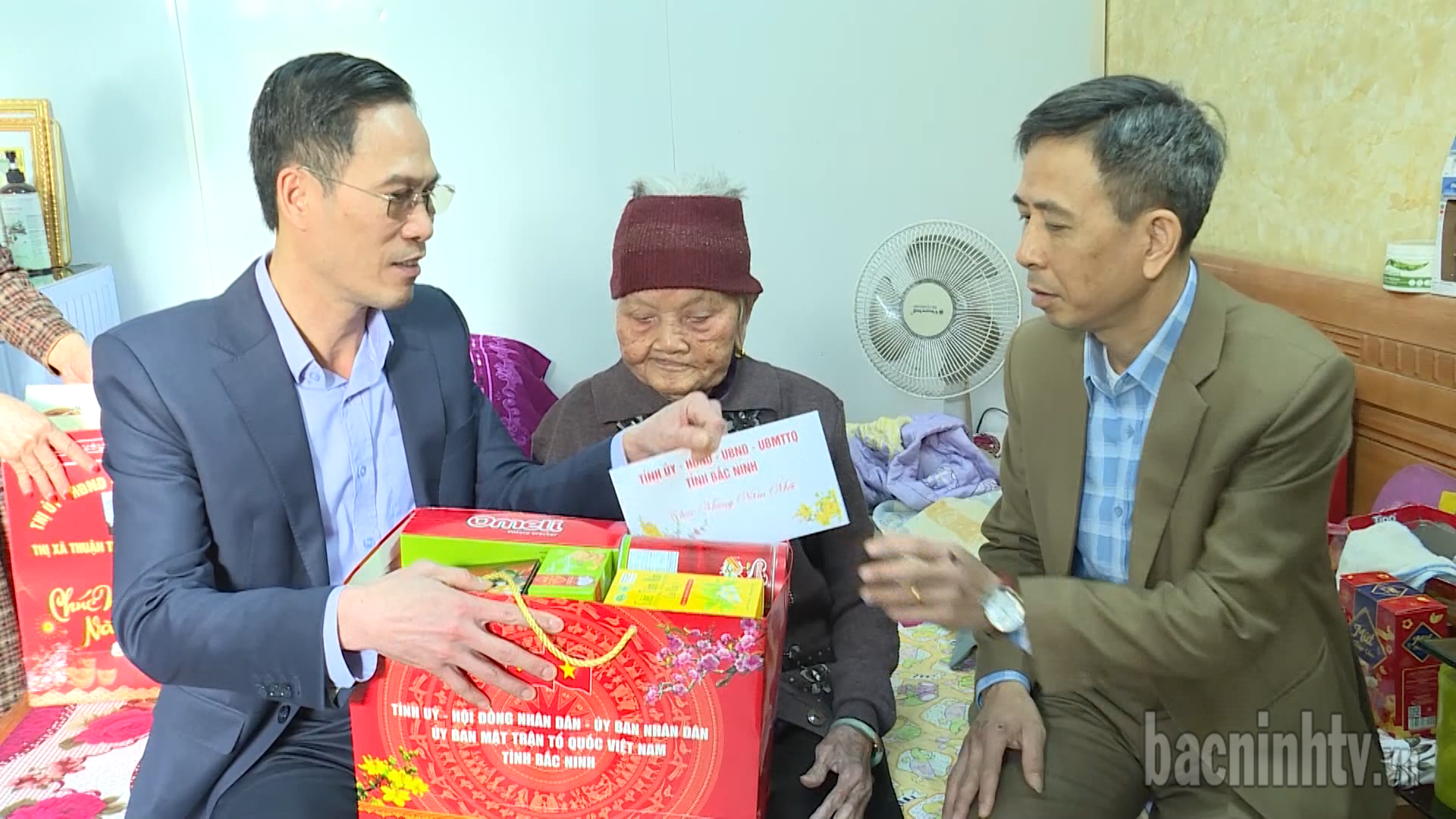 Thuận Thành tặng 3.365 suất quà dịp Tết Nguyên đán Ất Tỵ 2025
